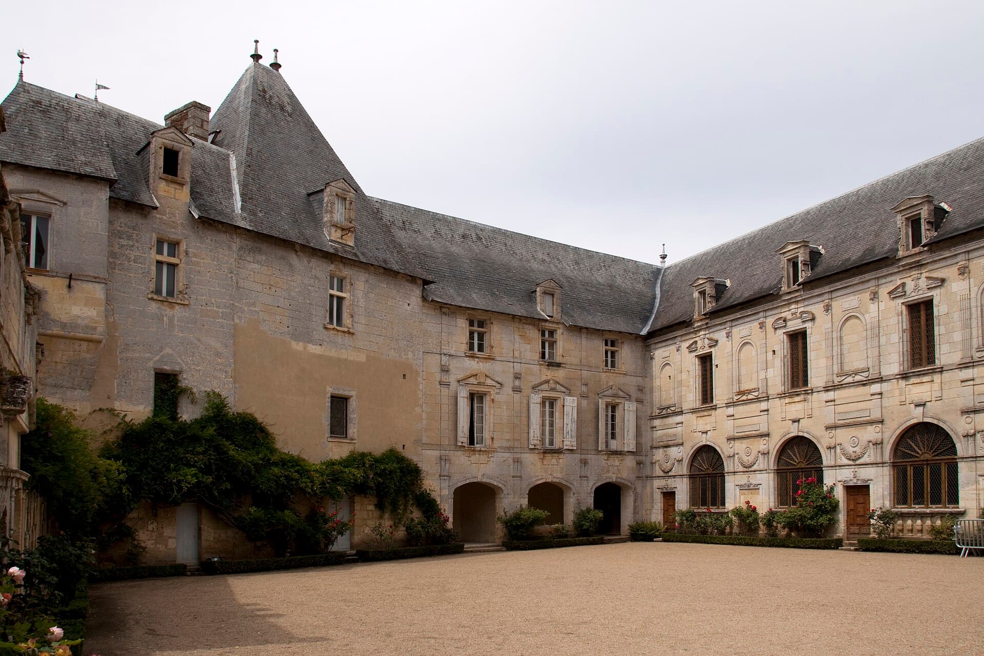 Château de Vayres — château à Vayres, Gironde, intérieur, classé mh