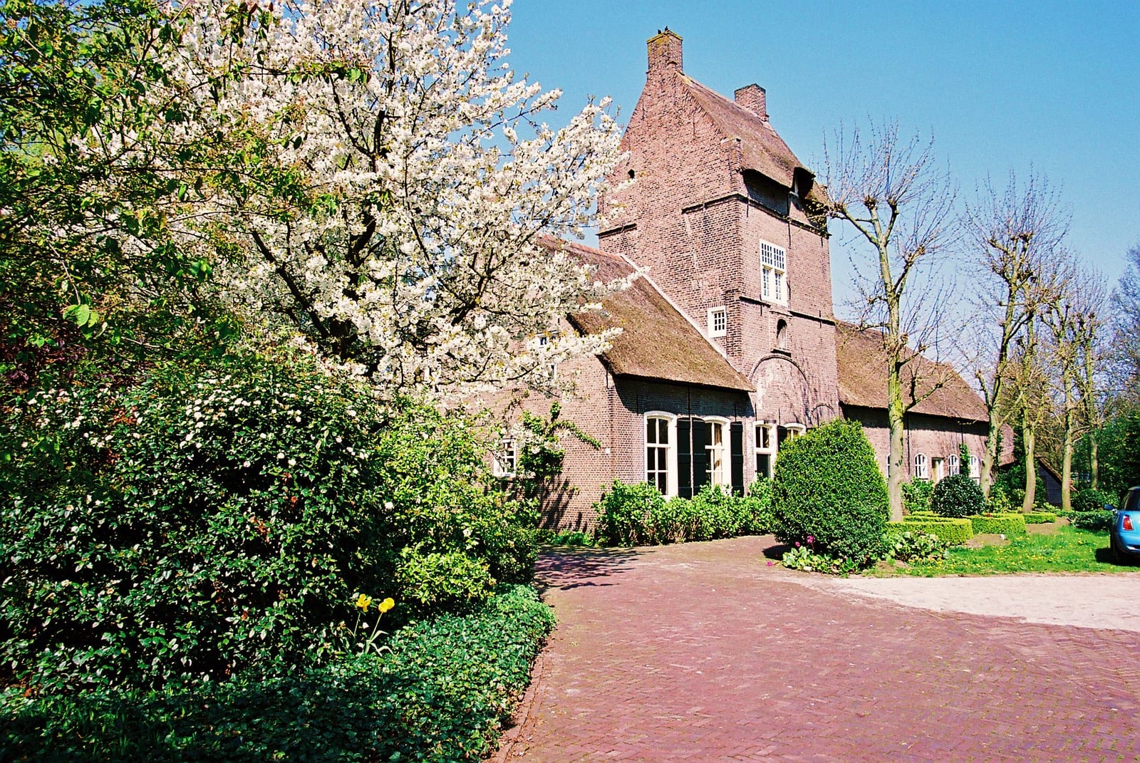 Kasteel Gageldonk (poorttoren = Het Hooghuis ; met kapel)