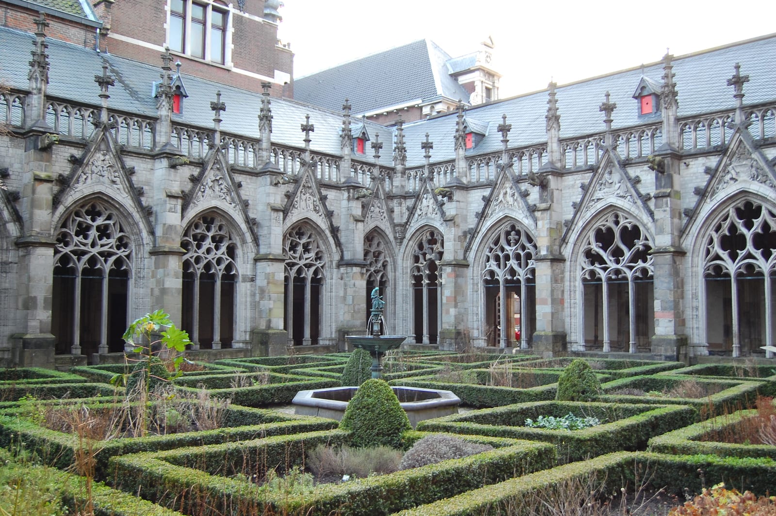 Pandhof van de Dom (Domkloostergang)