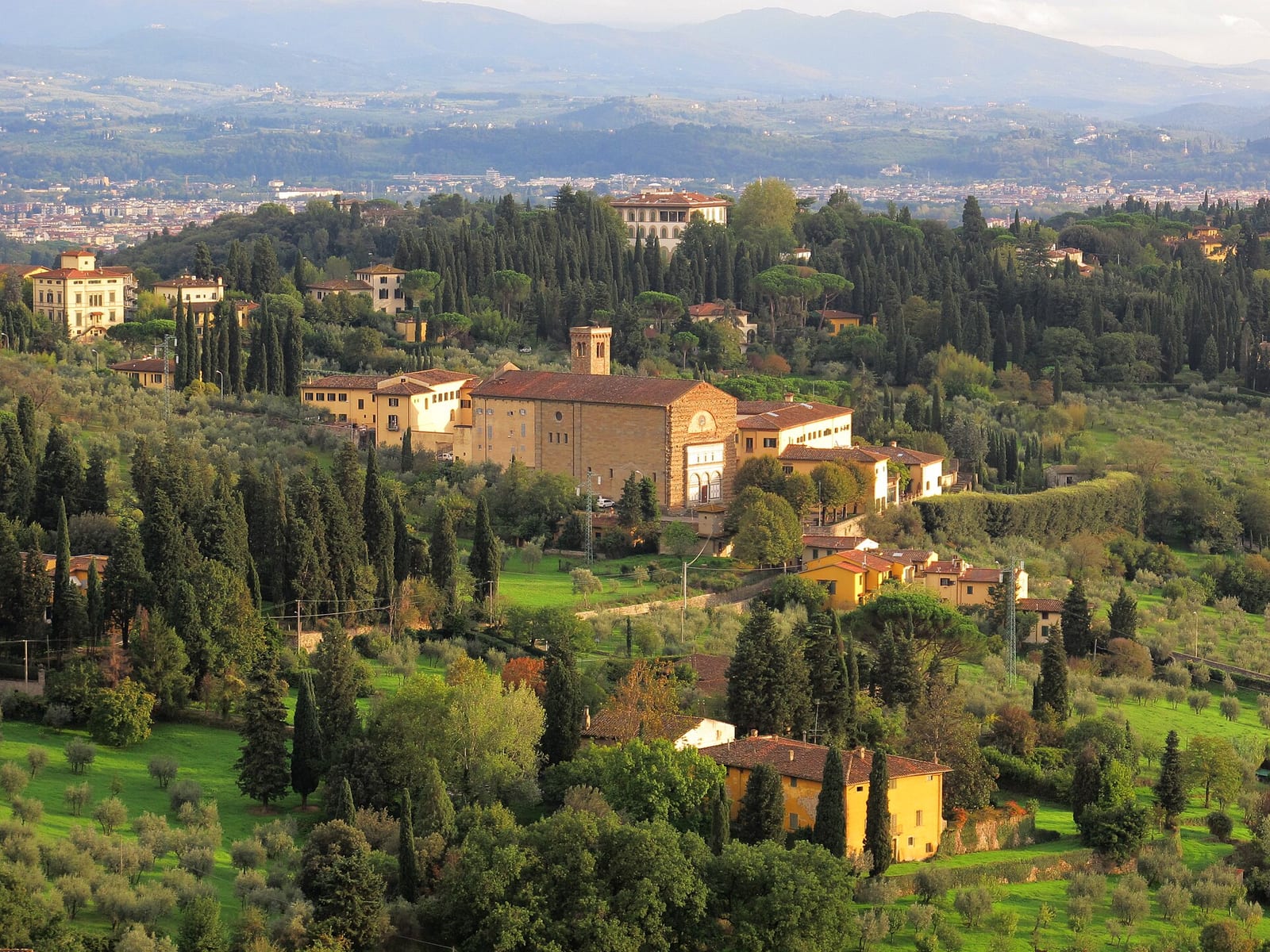 La Badia Fiesolana à Fiesole dans son environnement