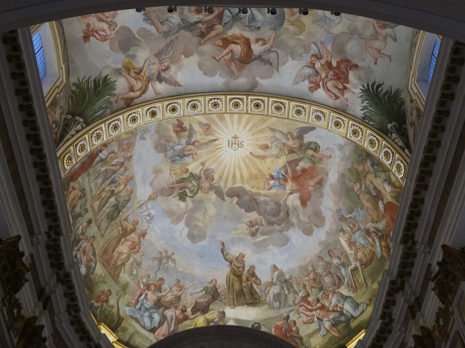 Intérieur de La Basilique San Bernardino de L'Aquila