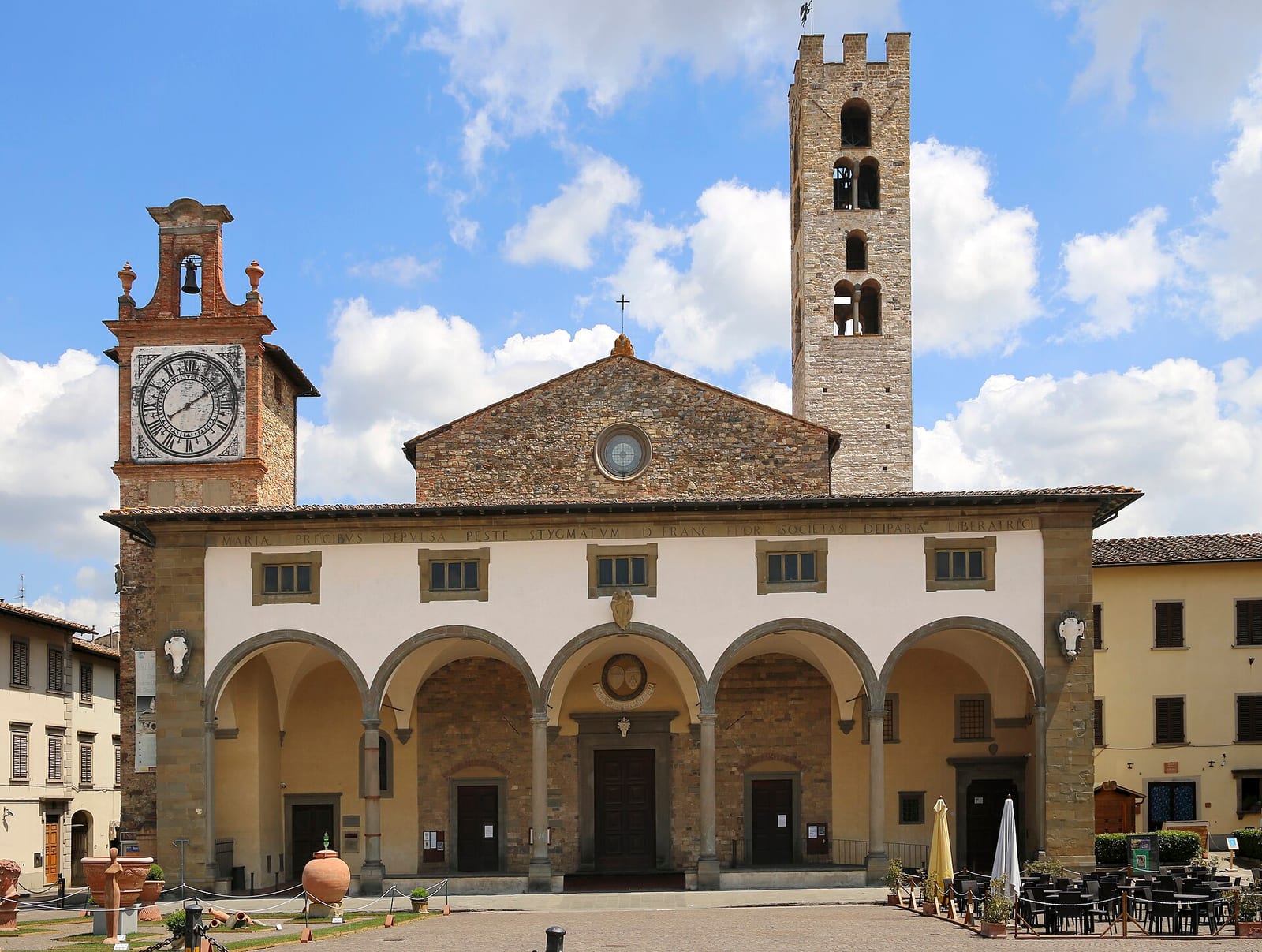 Façade de La Basilique Santa Maria dell'Impruneta