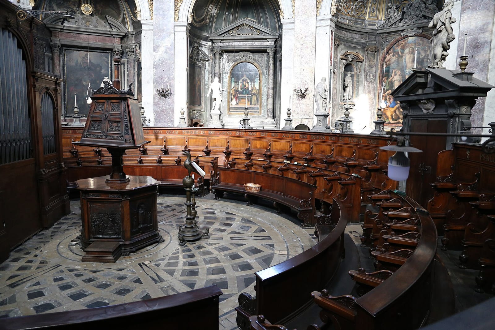 Intérieur de La Basilique de la Santissima Annunziata