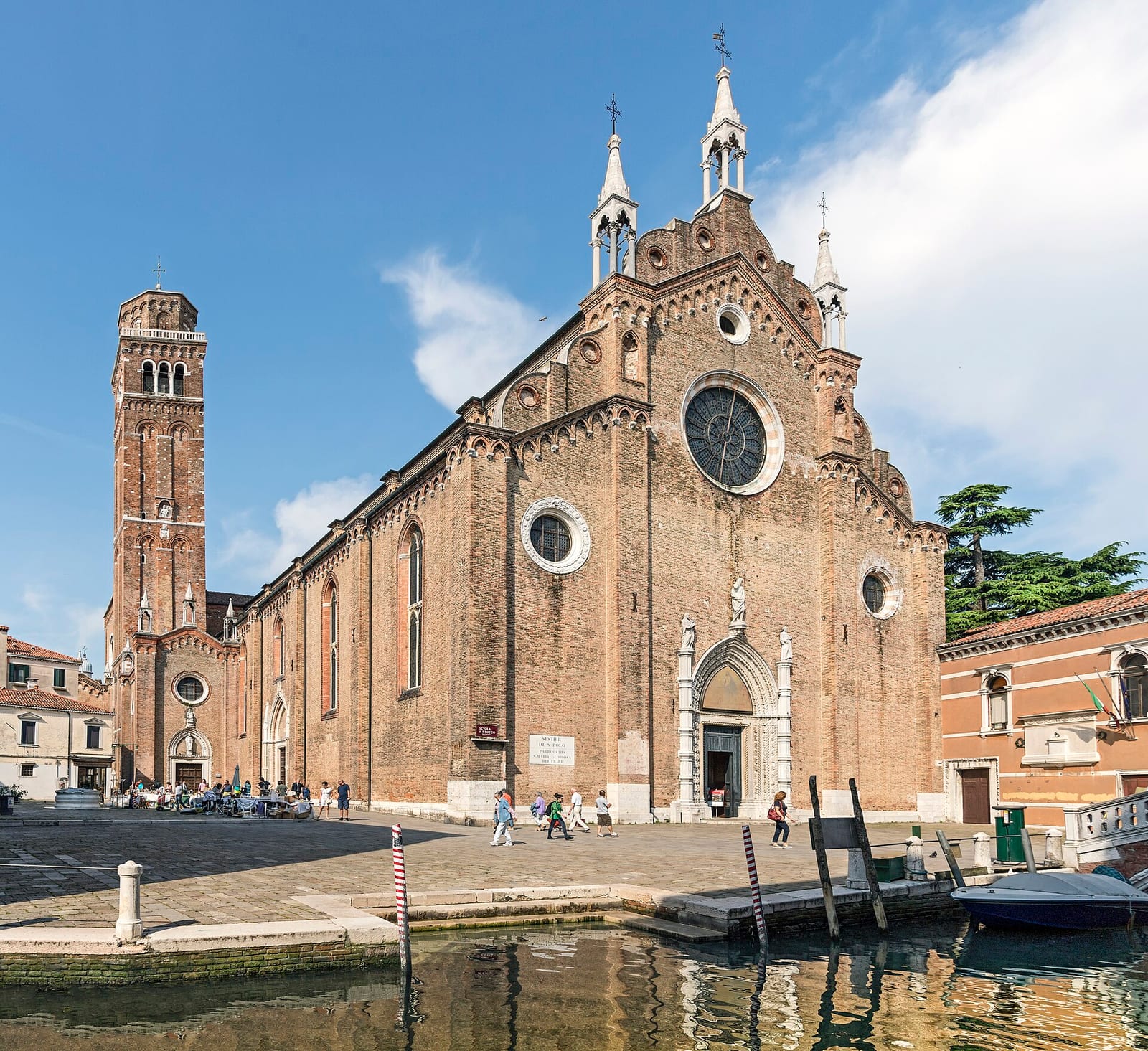 Façade de La basilique des Frari (Santa Maria Gloriosa dei Frari)