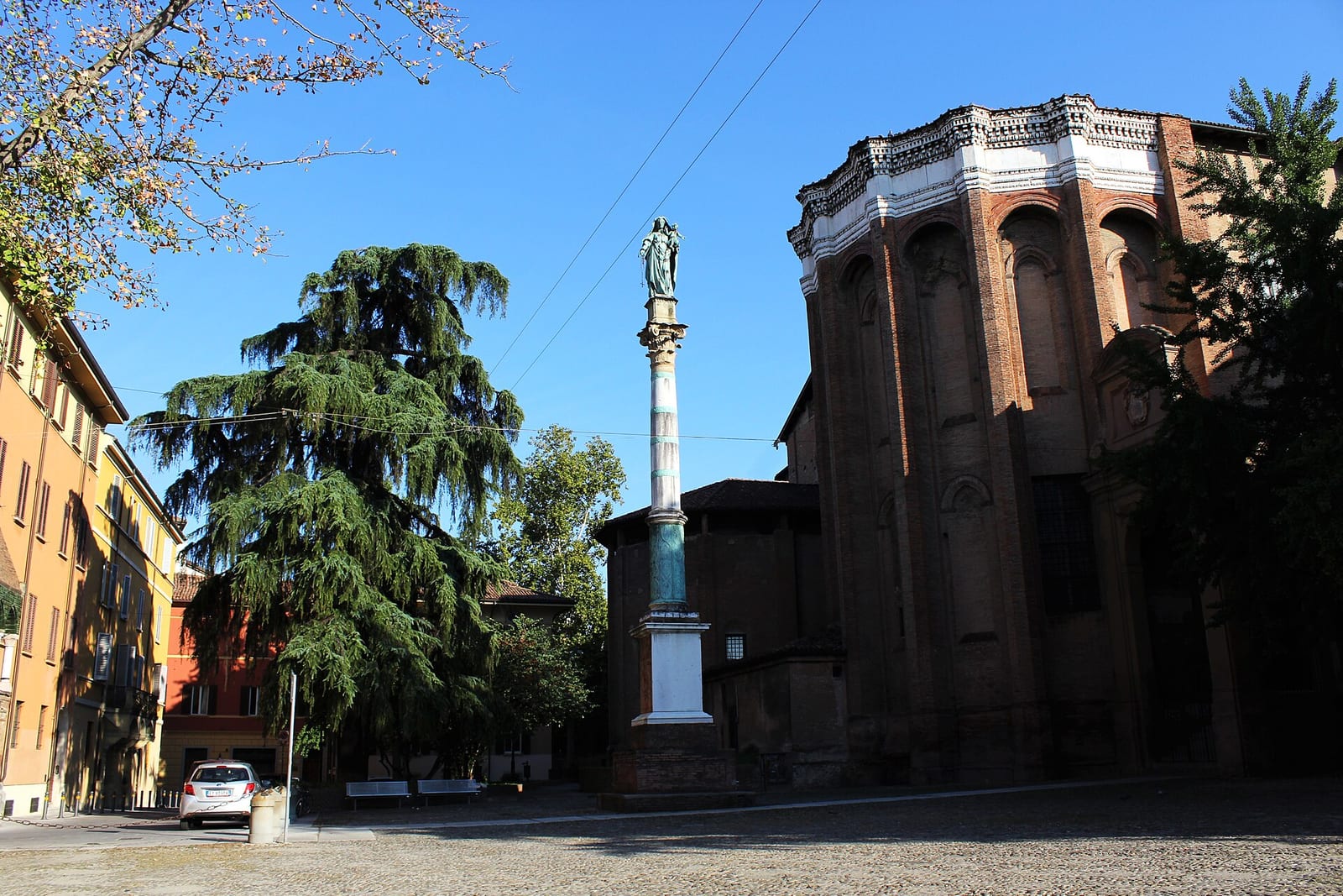 La basilique San Domenico dans son environnement