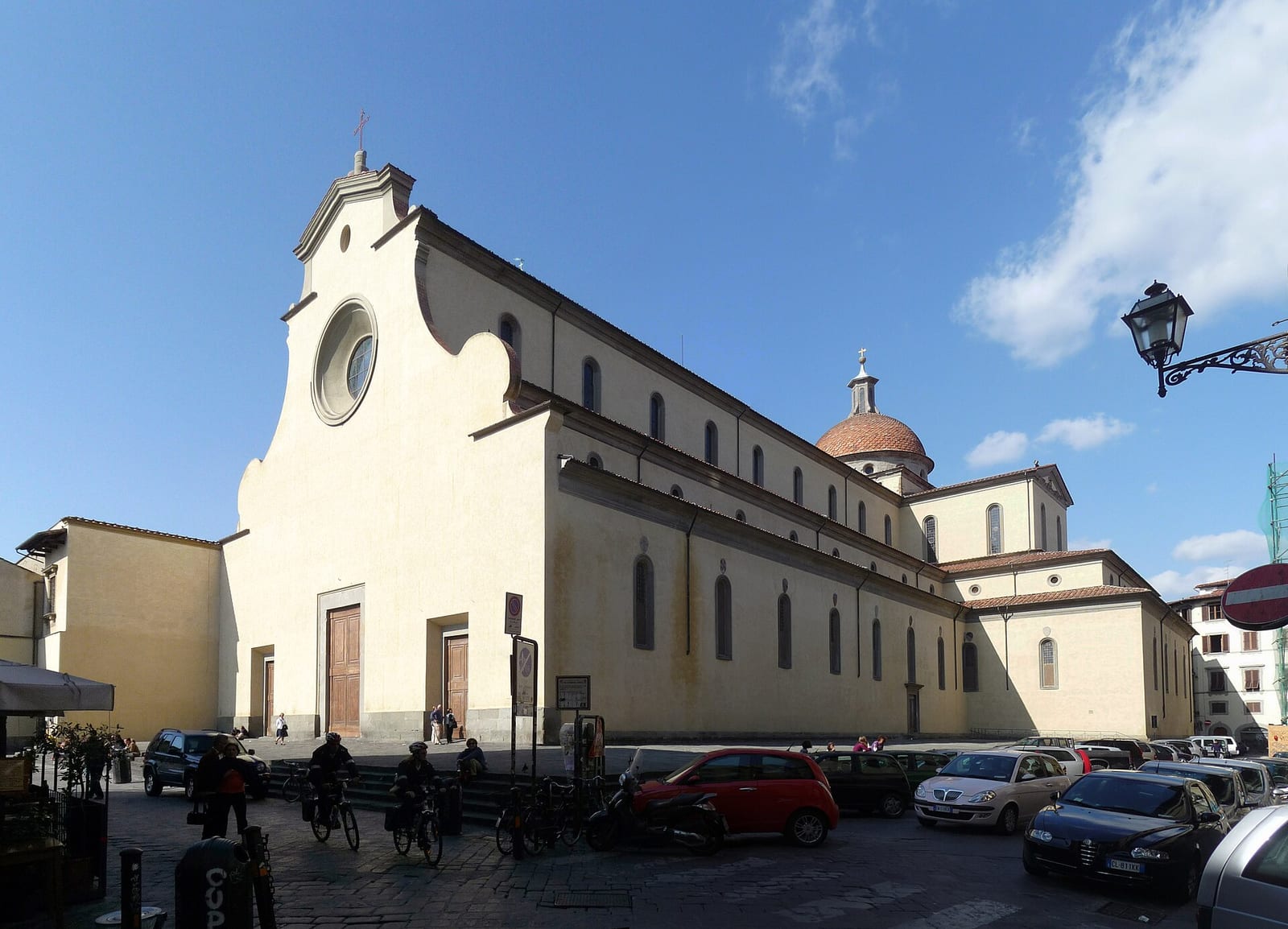 Façade de La Basilique Santo Spirito