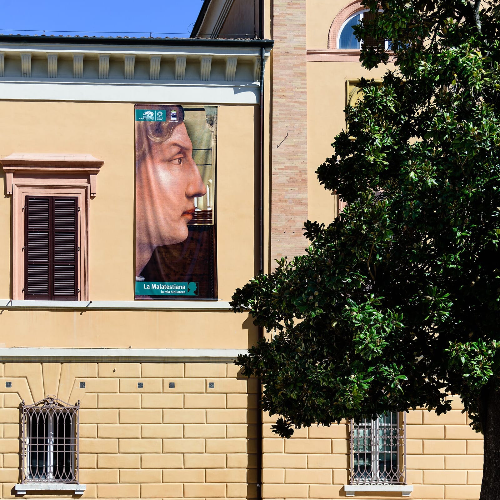 La Biblioteca Malatestiana à Cesena dans son environnement