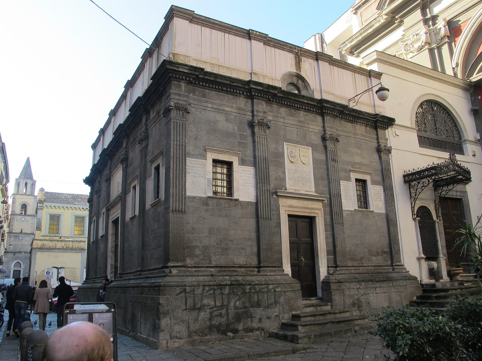 Intérieur de La Chapelle Pontano à Naples