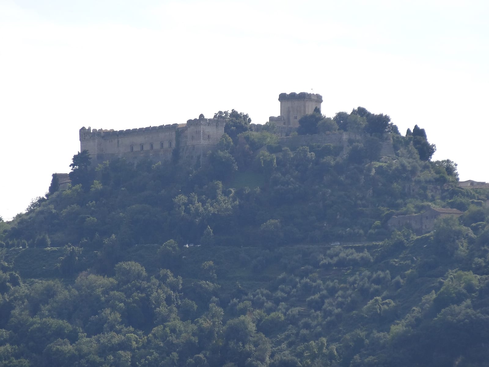 Vue de Le Castello Caetani à Sermoneta