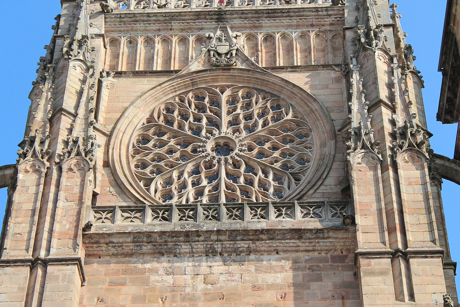 Cathédrale de Rodez – clocher (Rodez) Cathédrale de Rodez – clocher — édifice religieux à Rodez, Aveyron, intérieur, classé mh