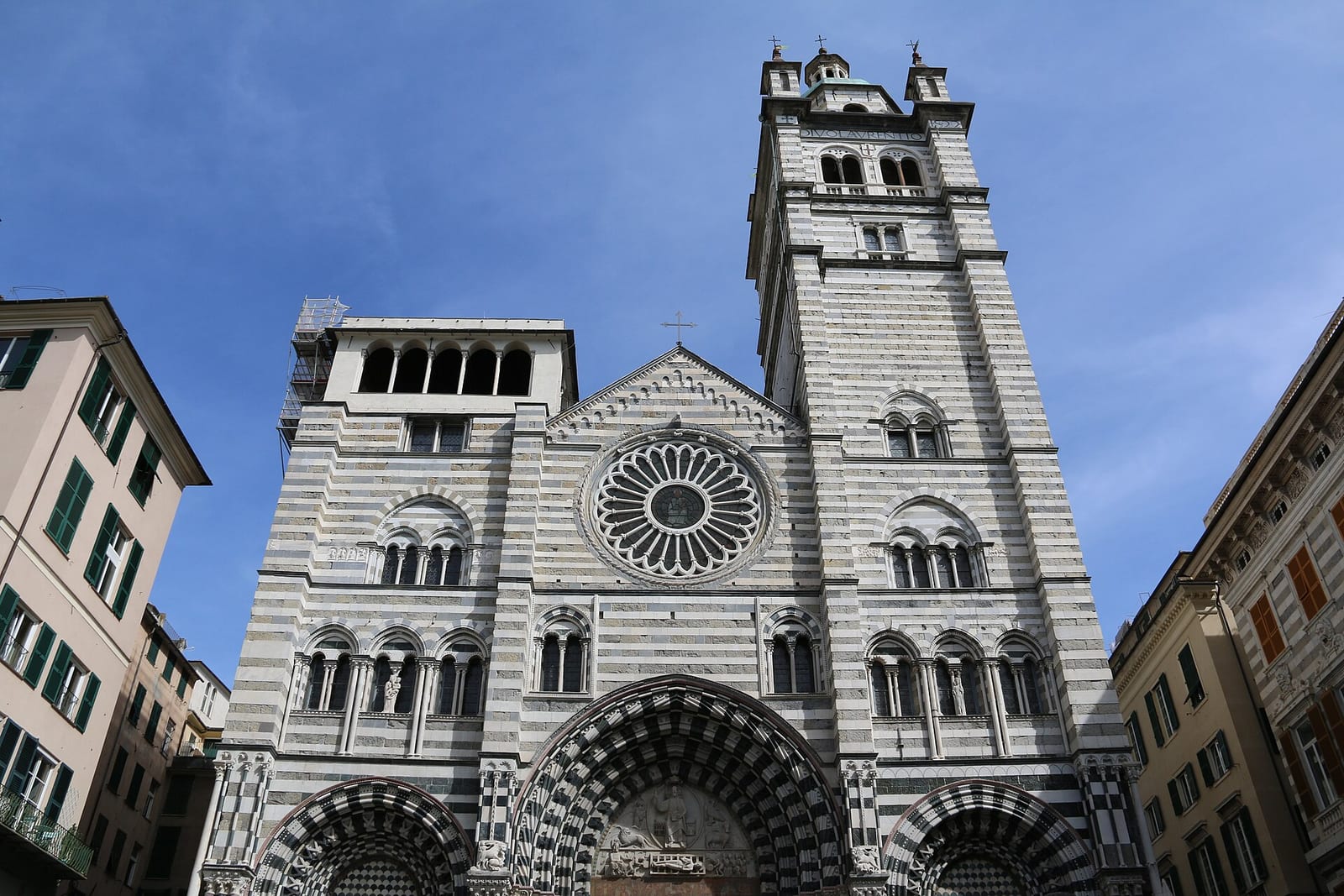 Façade de La Cathédrale San Lorenzo à Gênes