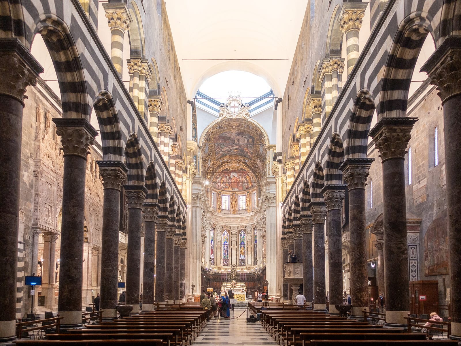Intérieur de La Cathédrale San Lorenzo à Gênes