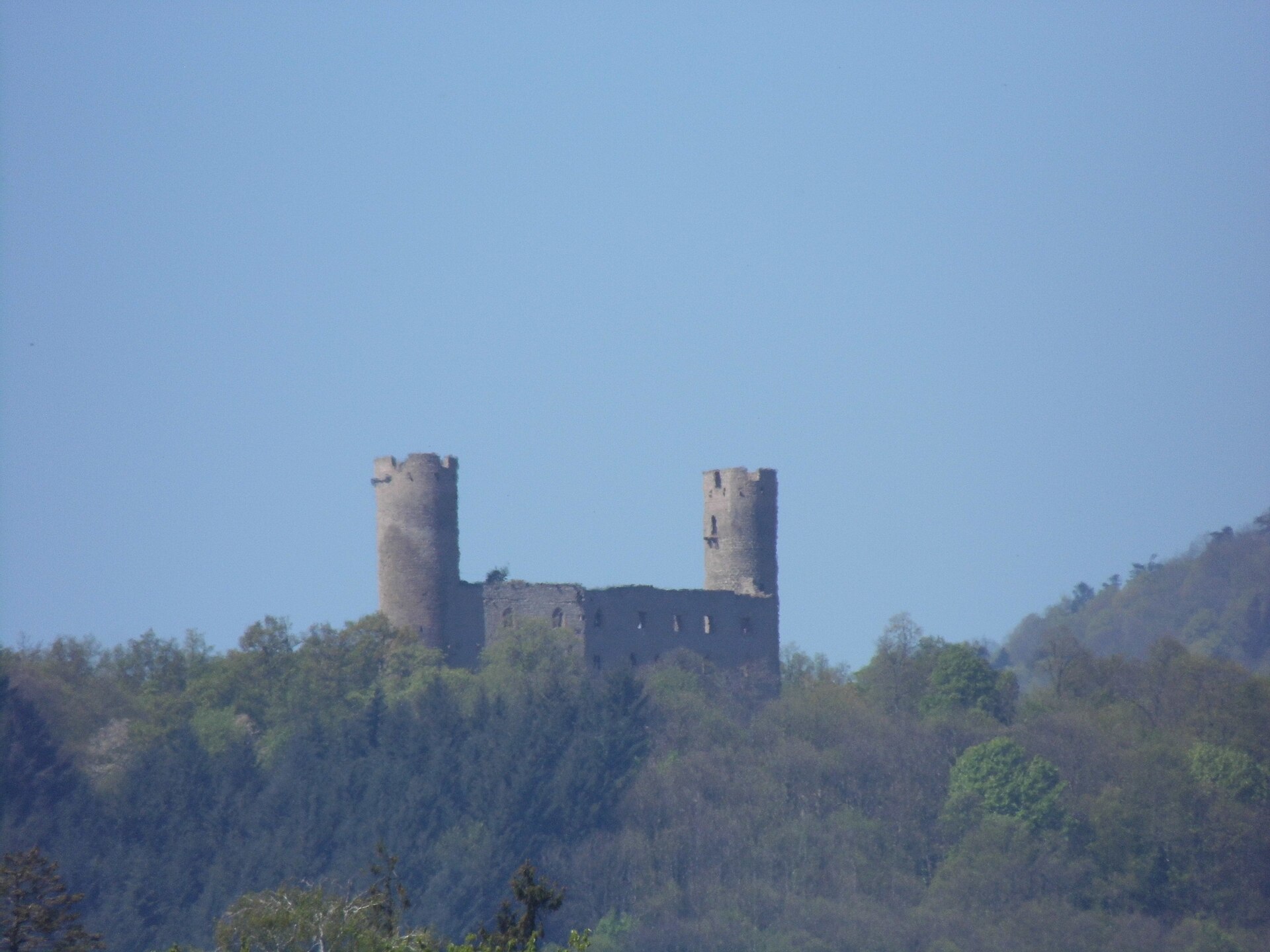 Château d'Andlau — château à Andlau, Bas-Rhin, vue de nuit, classé mh