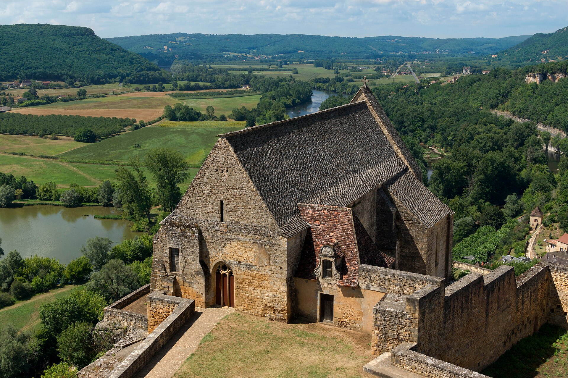 Château de Beynac — château à Beynac-et-Cazenac, Dordogne, intérieur, classé mh