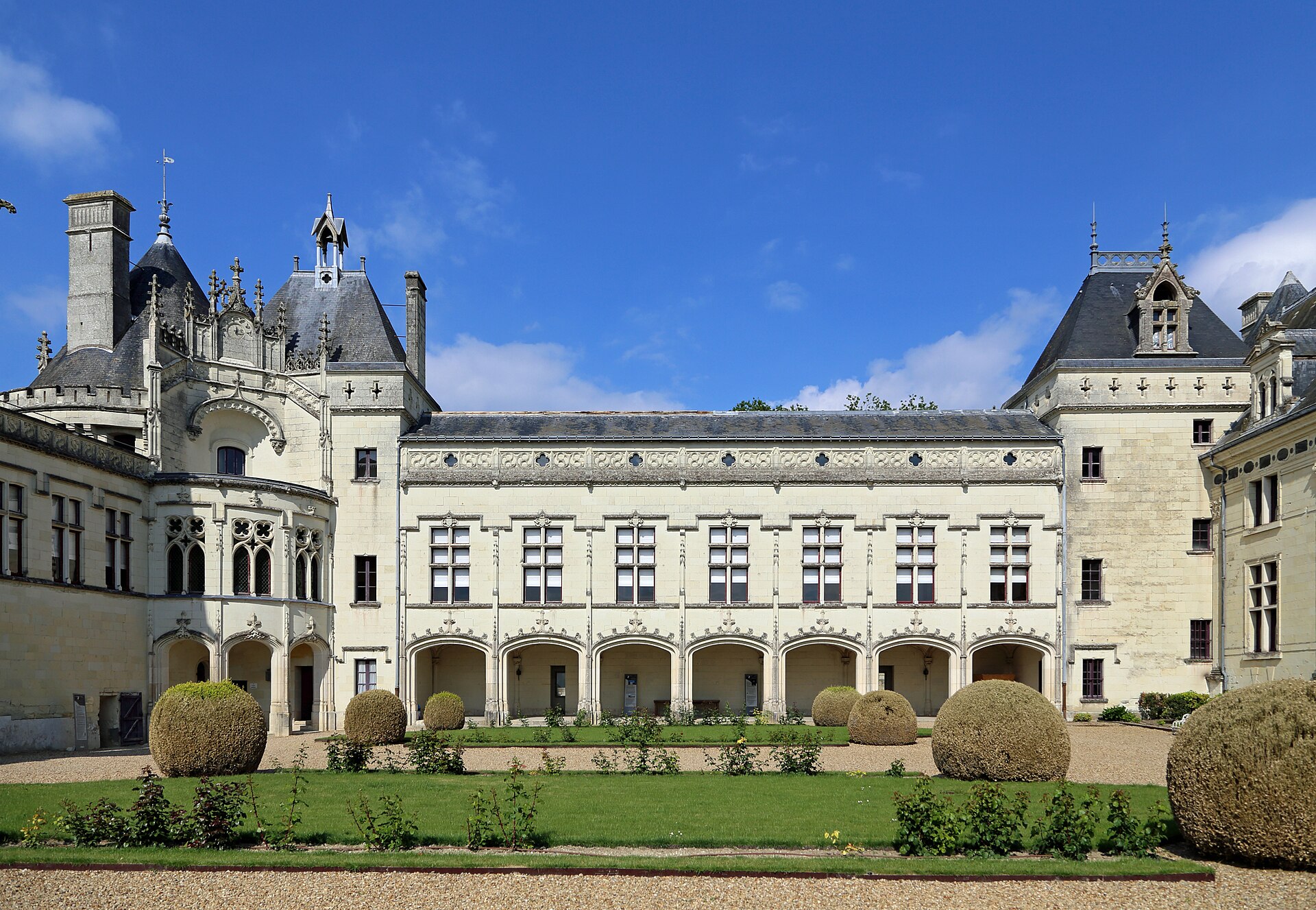 Château de Brézé (Brézé) Château de Brézé — château à Brézé, Maine-et-Loire, intérieur, classé mh