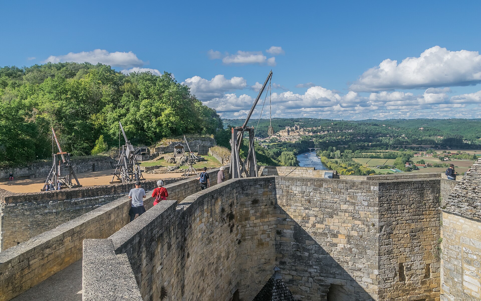 Château de Castelnaud (Castelnaud-la-Chapelle) Château de Castelnaud — château à Castelnaud-la-Chapelle, Dordogne, façade, classé mh