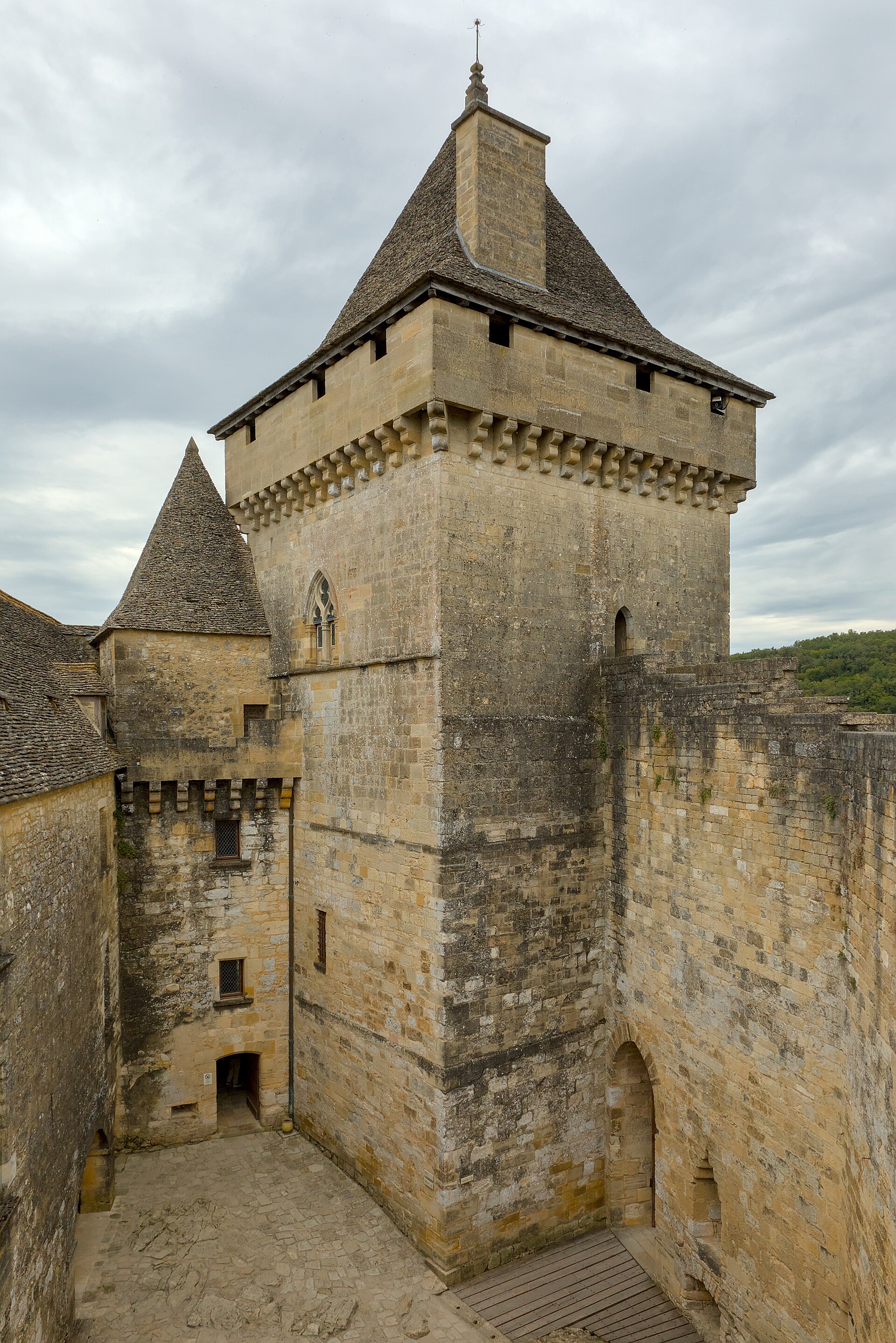 Château de Castelnaud (Castelnaud-la-Chapelle) Château de Castelnaud — château à Castelnaud-la-Chapelle, Dordogne, intérieur, classé mh
