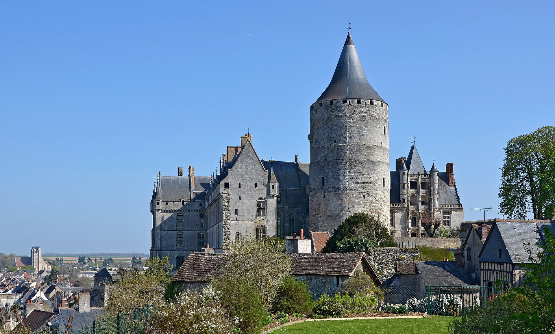 Château de Châteaudun (Châteaudun) Château de Châteaudun — château à Châteaudun, Eure-et-Loir, façade, classé mh