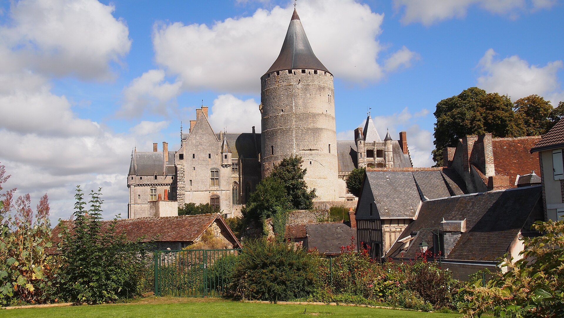 Château de Châteaudun (Châteaudun) Château de Châteaudun — château à Châteaudun, Eure-et-Loir, intérieur, classé mh
