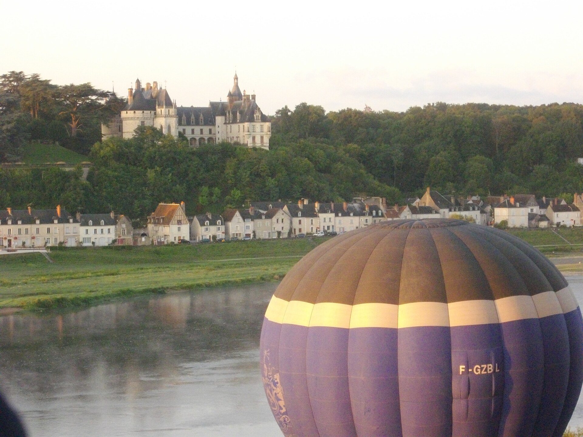 Château de Chaumont-sur-Loire (Chaumont-sur-Loire) Château de Chaumont-sur-Loire — château à Chaumont-sur-Loire, Loir-et-Cher, vue de nuit, classé mh