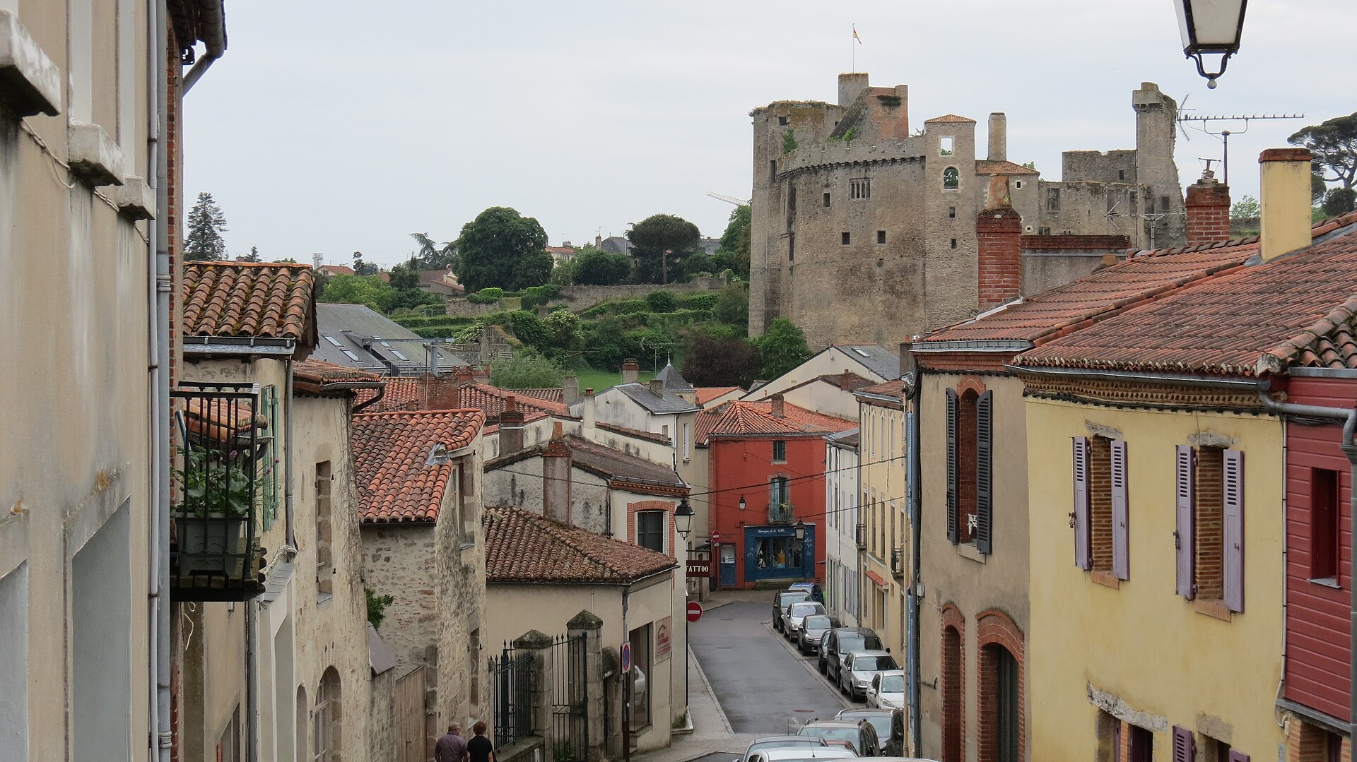Château de Clisson (Clisson) Château de Clisson — château à Clisson, Loire-Atlantique, façade, classé mh