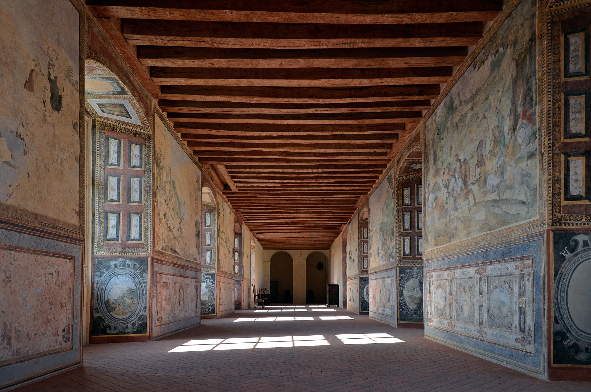 Château de Durtal (Durtal) Château de Durtal — château à Durtal, Maine-et-Loire, intérieur, classé mh