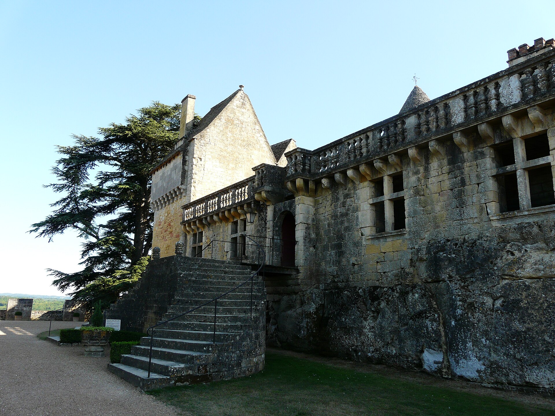Château de Fénelon — château à Sainte-Mondane, Dordogne, façade, classé mh