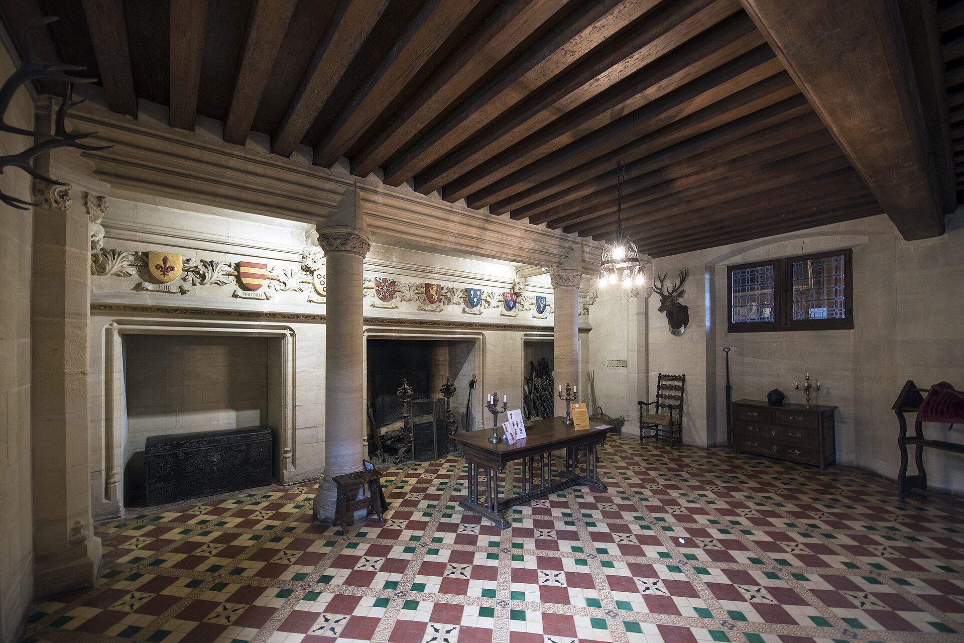 Château de Fontaine-Henry (Fontaine-Henry) Château de Fontaine-Henry — château à Fontaine-Henry, Calvados, classé mh