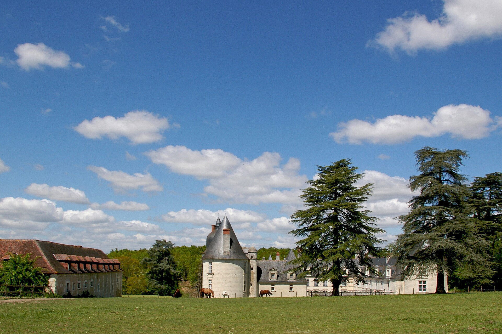 Château de Gué-Péan (Monthou-sur-Cher) Château de Gué-Péan — château à Monthou-sur-Cher, Loir-et-Cher, vue de nuit, classé mh