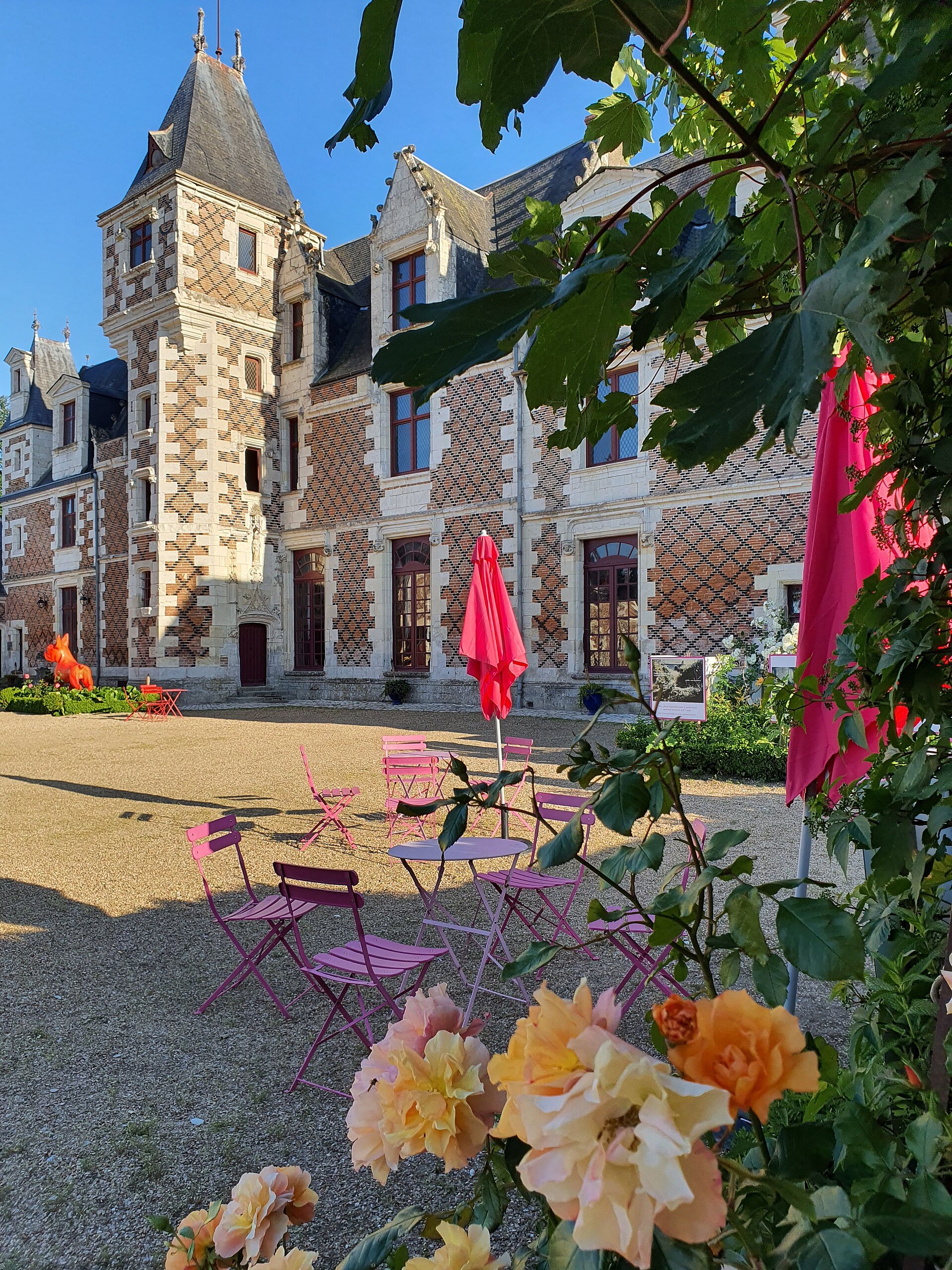 Château de Jallanges (Vouvray) Château de Jallanges — château à Vouvray, Indre-et-Loire, intérieur, inscrit mh