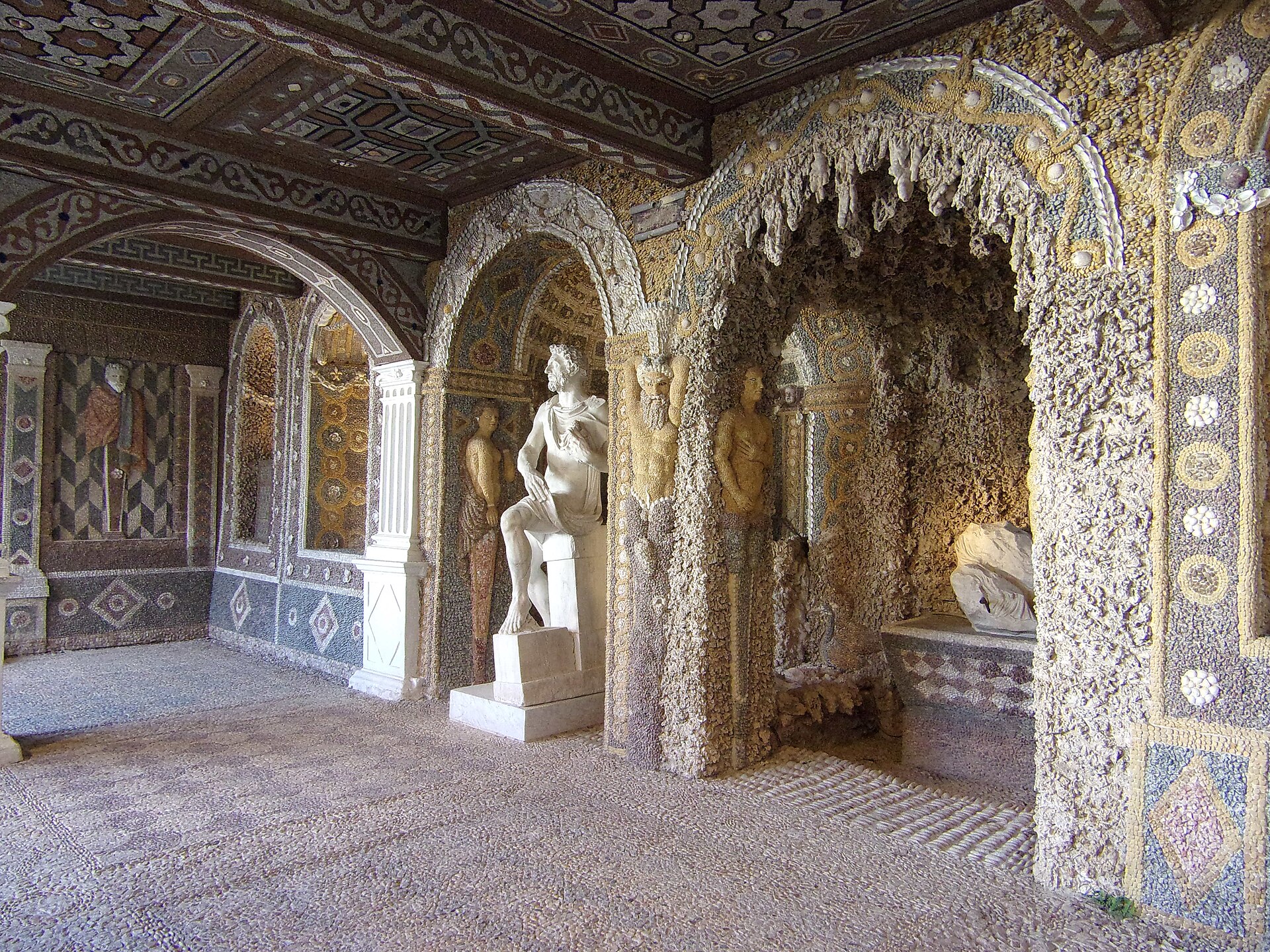 Château de la Bâtie d'Urfé (Saint-Étienne-le-Molard) Château de la Bâtie d'Urfé — château à Saint-Étienne-le-Molard, Loire, intérieur, classé mh