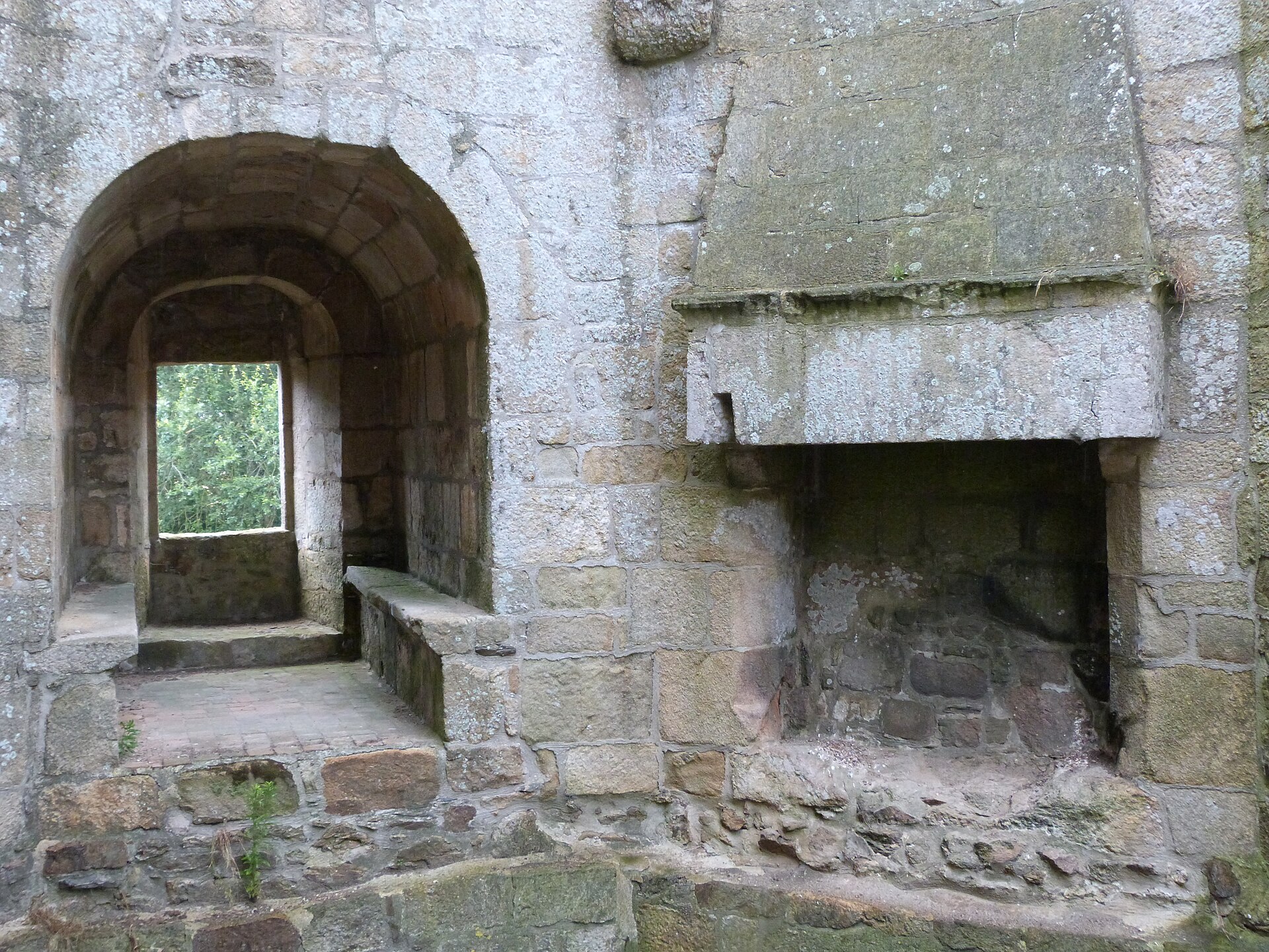 Château de la Hunaudaye (Plédéliac) Château de la Hunaudaye — château à Plédéliac, Côtes-d'Armor, intérieur, classé mh