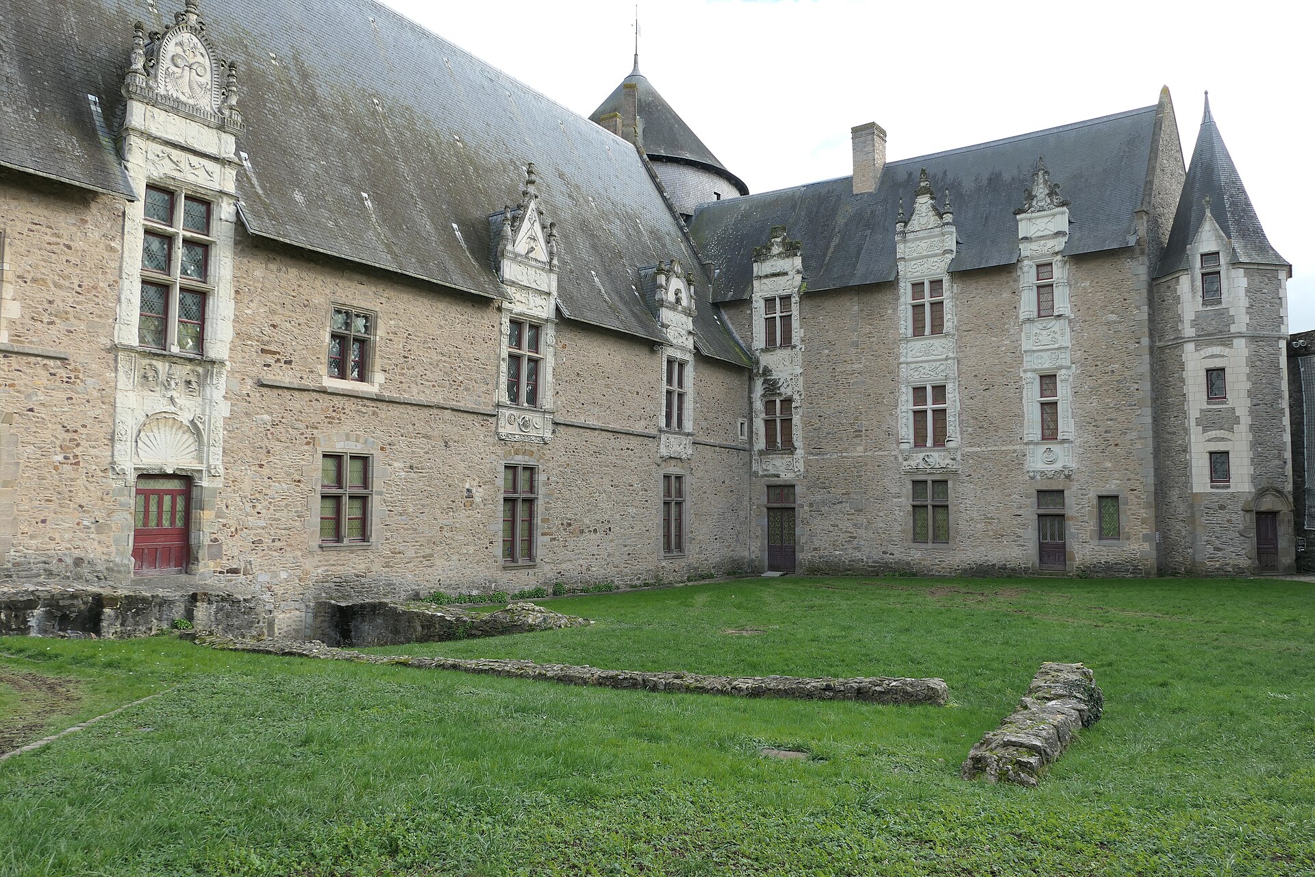 Château de Laval – logis neuf — château à Laval, Mayenne, façade, classé mh