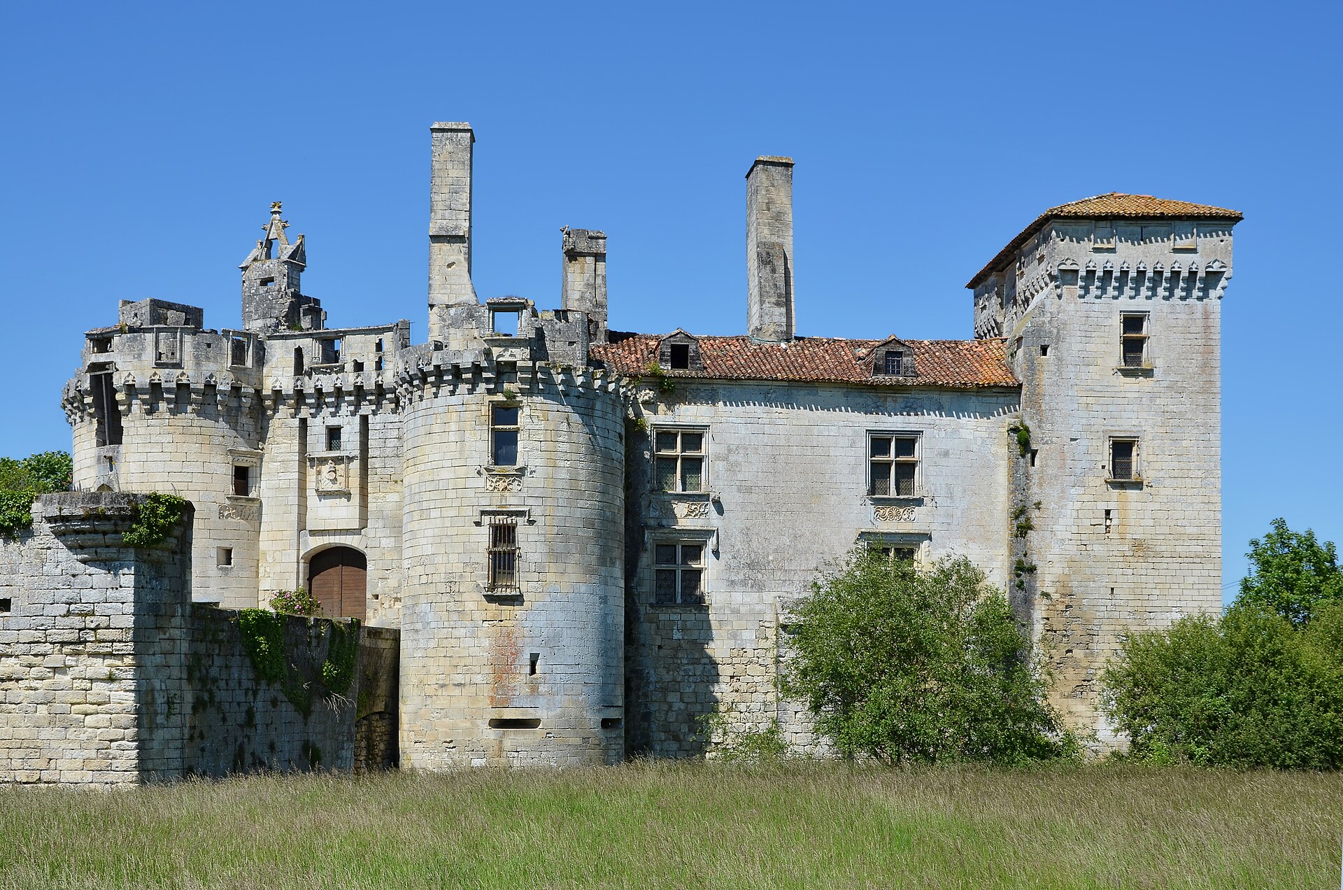 Château de Mareuil (Mareuil) Château de Mareuil — château à Mareuil, Dordogne, intérieur, inscrit mh