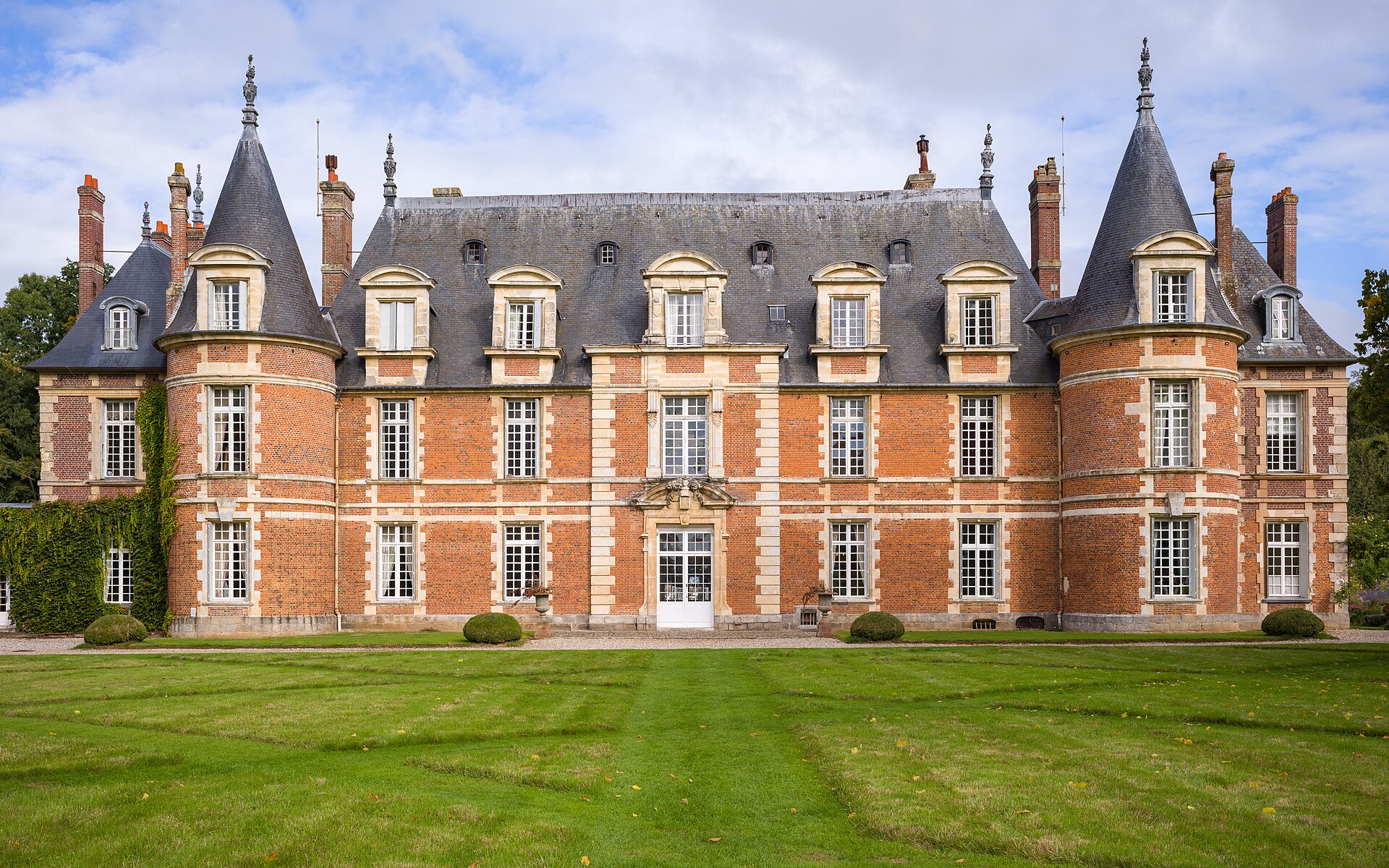 Château de Miromesnil (Tourville-sur-Arques) Château de Miromesnil — château à Tourville-sur-Arques, Seine-Maritime, façade, inscrit mh