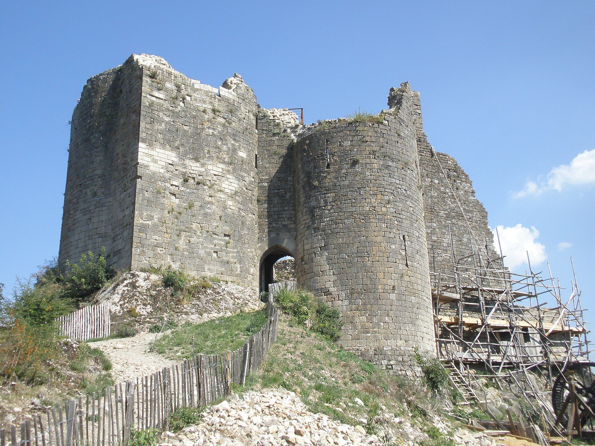 Château de Penne (Penne) Château de Penne — château à Penne, Tarn, intérieur, classé mh