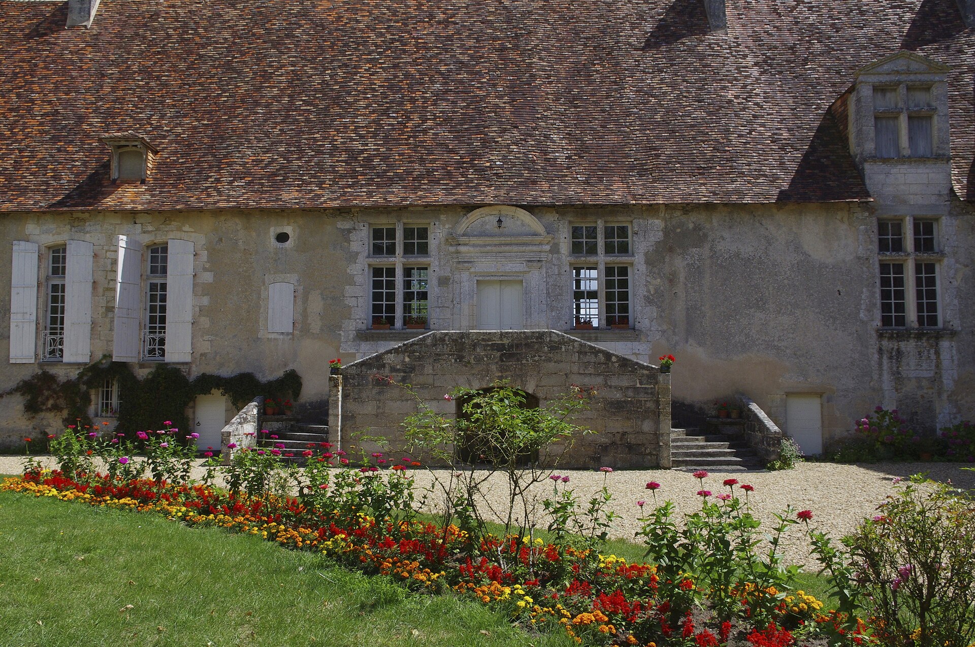 Château de Richemont (Saint-Crépin-de-Richemont) Château de Richemont — château à Saint-Crépin-de-Richemont, Dordogne, intérieur, inscrit mh