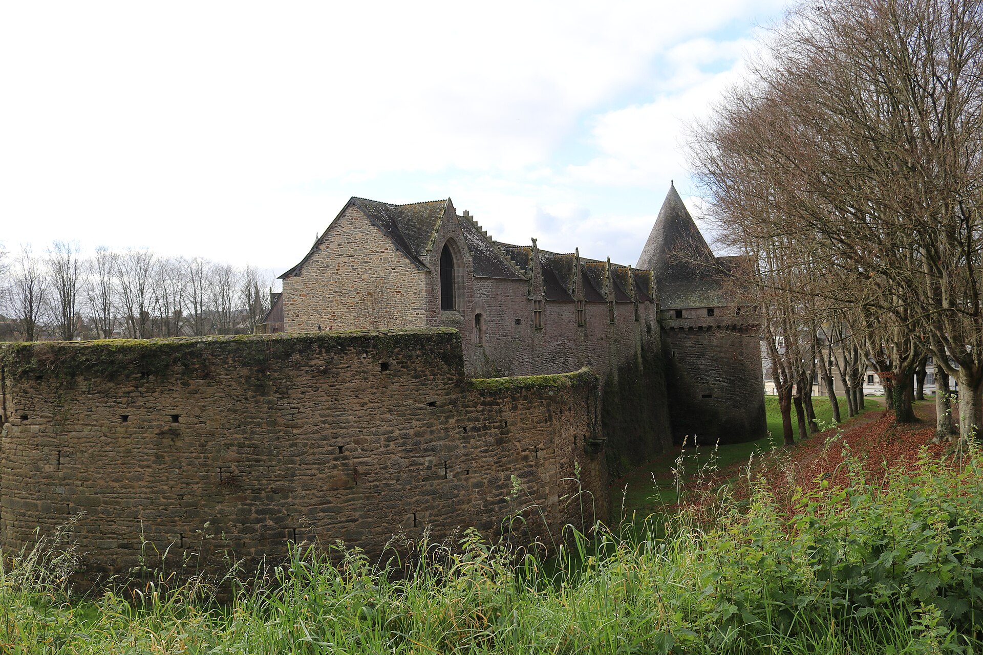Château de Rohan (Pontivy) (Pontivy) Château de Rohan (Pontivy) — château à Pontivy, Morbihan, façade, classé mh