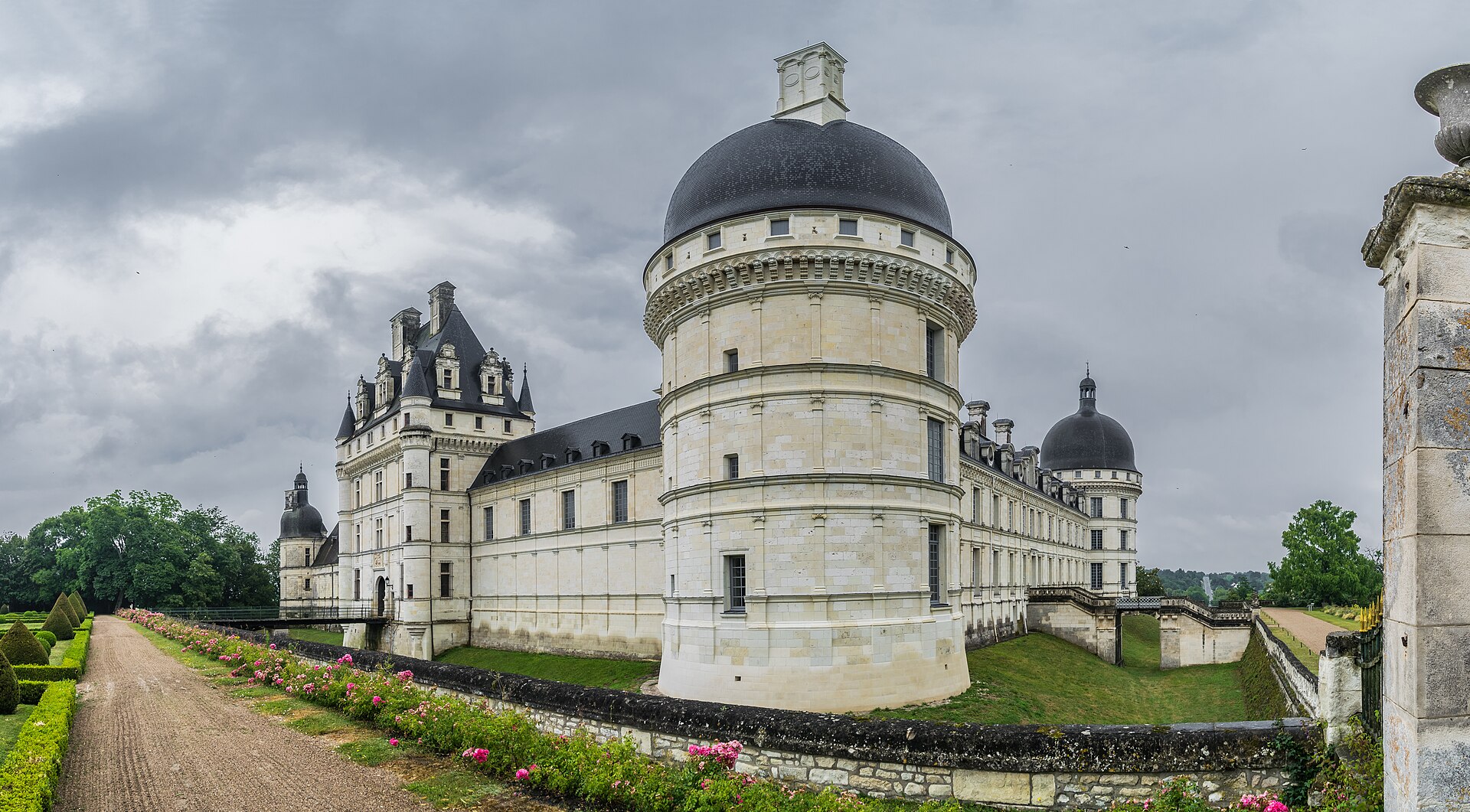 Château de Valencay (Valençay) Château de Valencay — château à Valençay, Indre, façade, classé mh