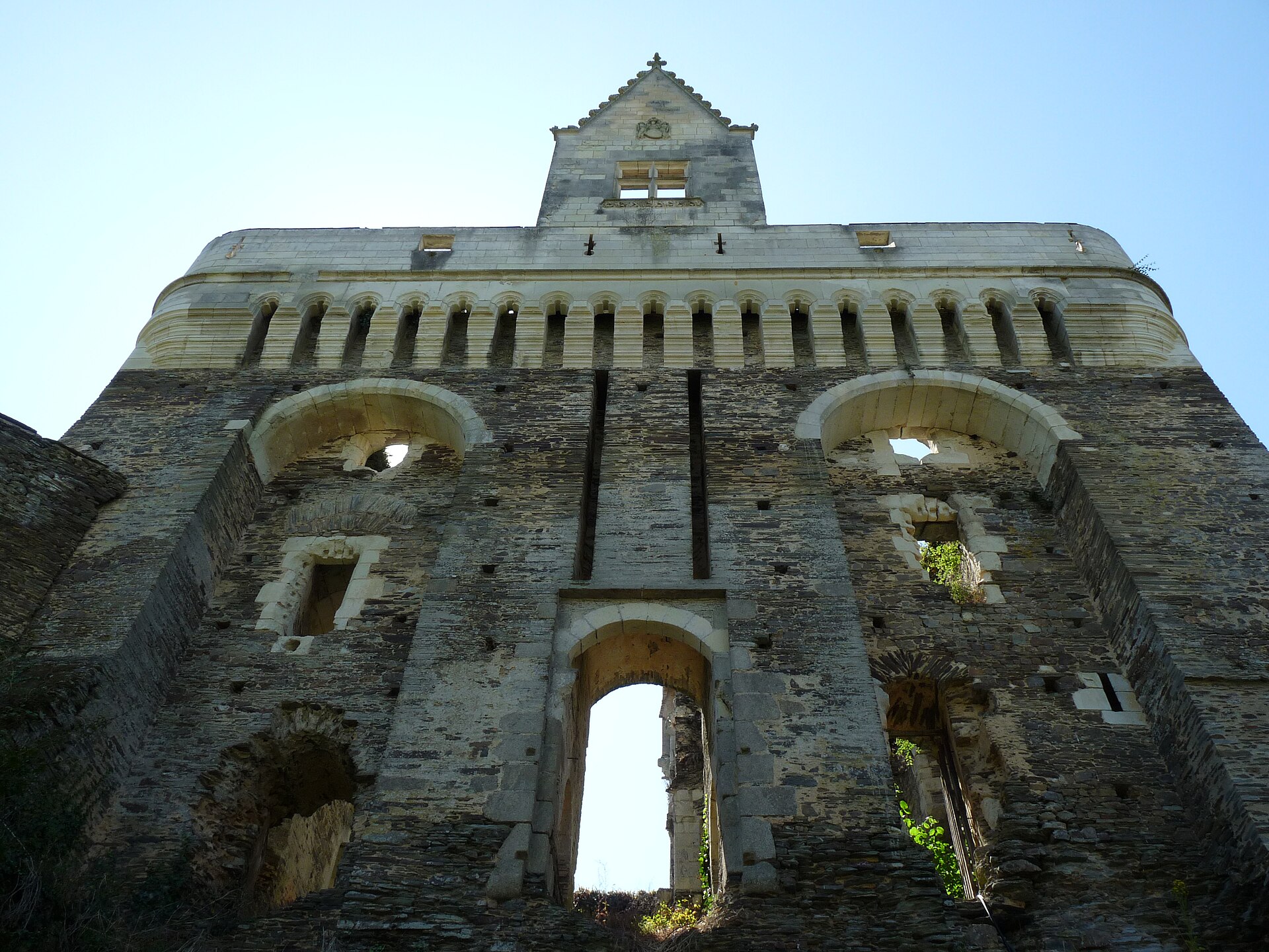 Château du Plessis-Macé (Longuenée-en-Anjou) Château du Plessis-Macé — château à Longuenée-en-Anjou, Maine-et-Loire, façade, classé mh
