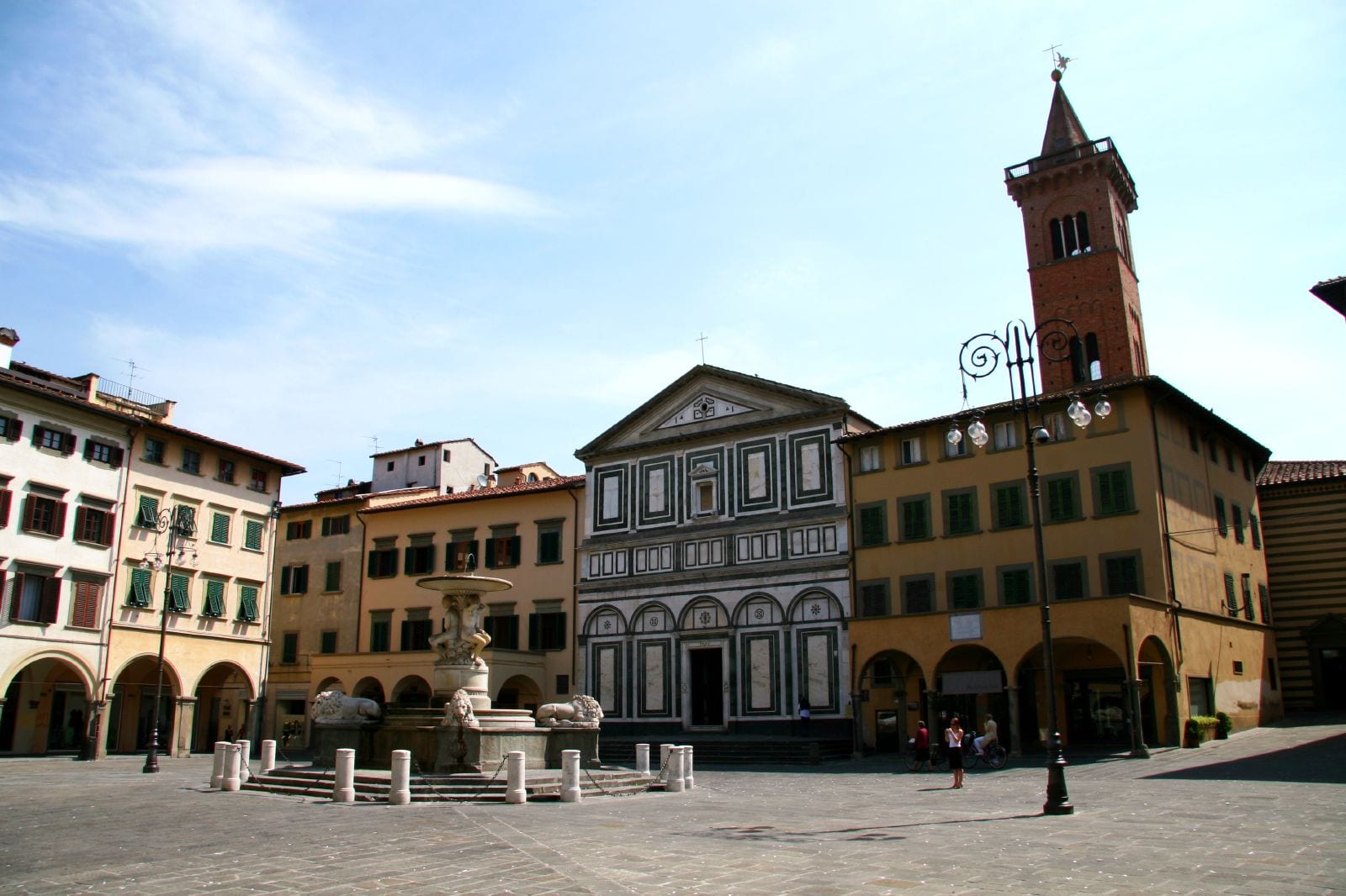 La Collegiata di Sant'Andrea à Empoli et son musée dans son environnement