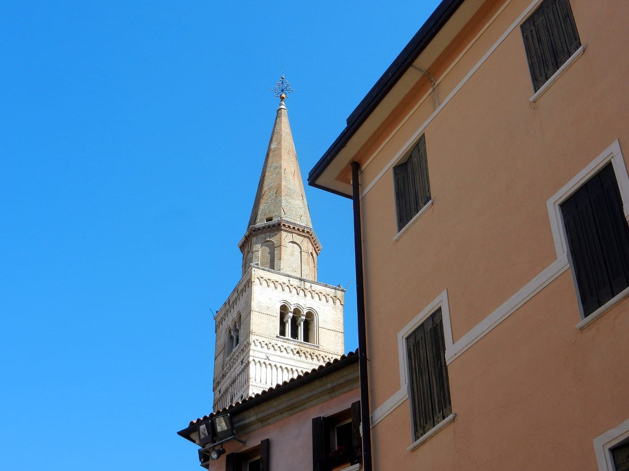 Vue de Le Duomo de Pordenone (Il Pordenone)