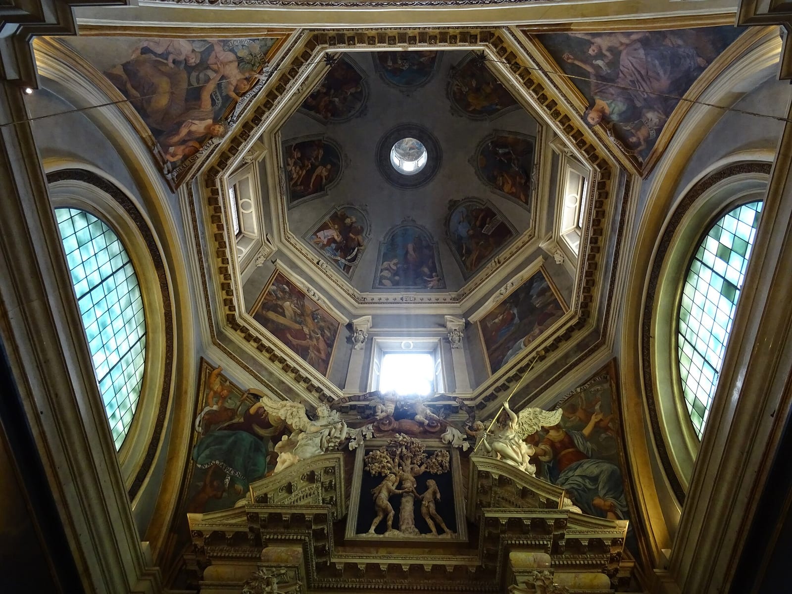 Intérieur de Le Duomo San Vigilio de Trente (les sessions du Concile)