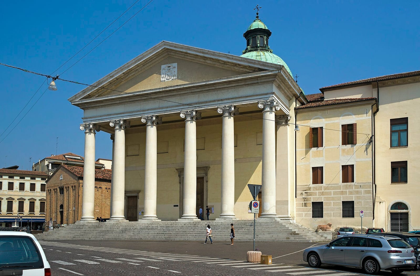 Façade de Le Duomo de Trévise (Cappella Malchiostro : Titien, Pordenone)