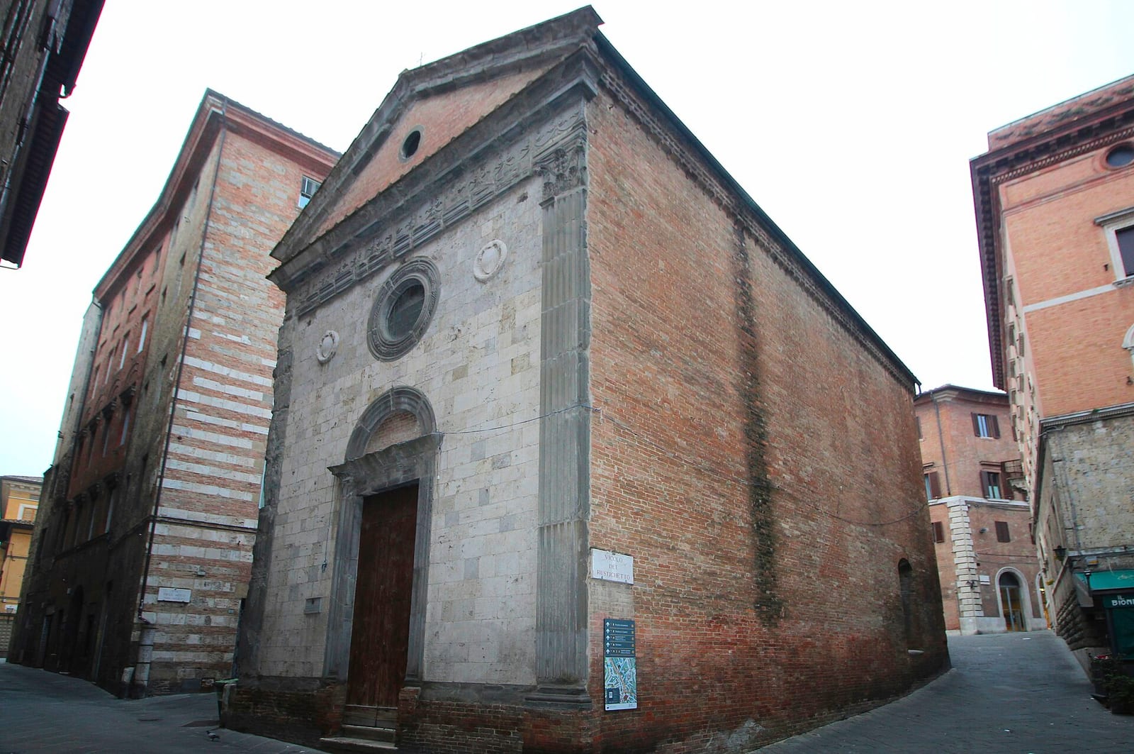 Vue de L'église Santa Maria delle Nevi