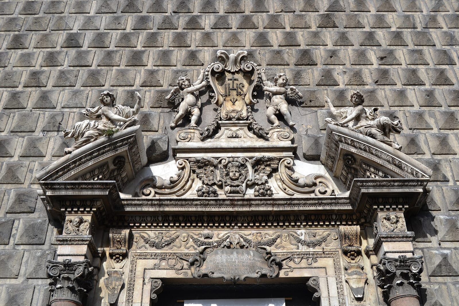 Détail de La façade du Palazzo Sanseverino (Gesù Nuovo) à Naples