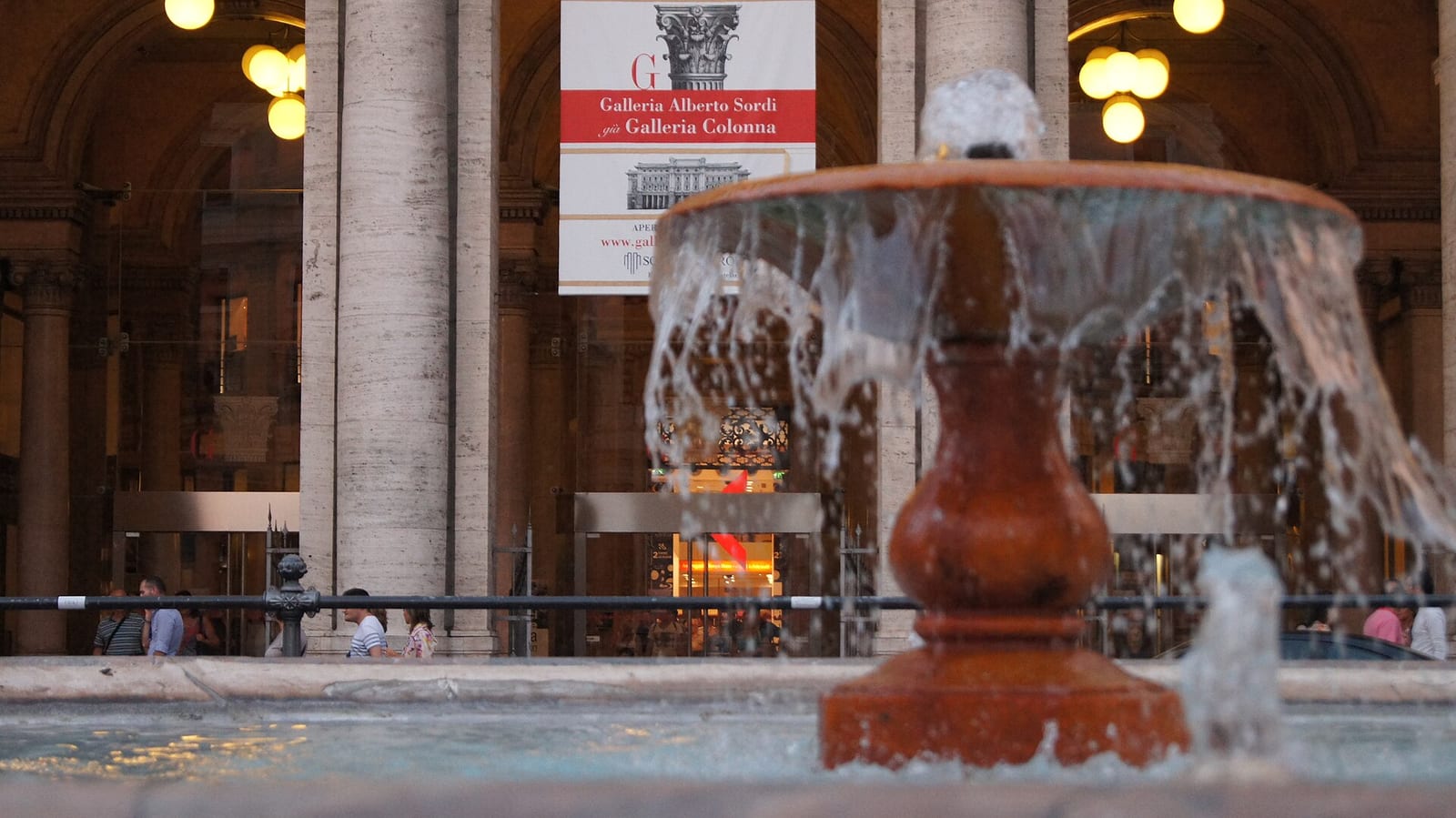 Détail de La Fontaine de la Piazza Colonna