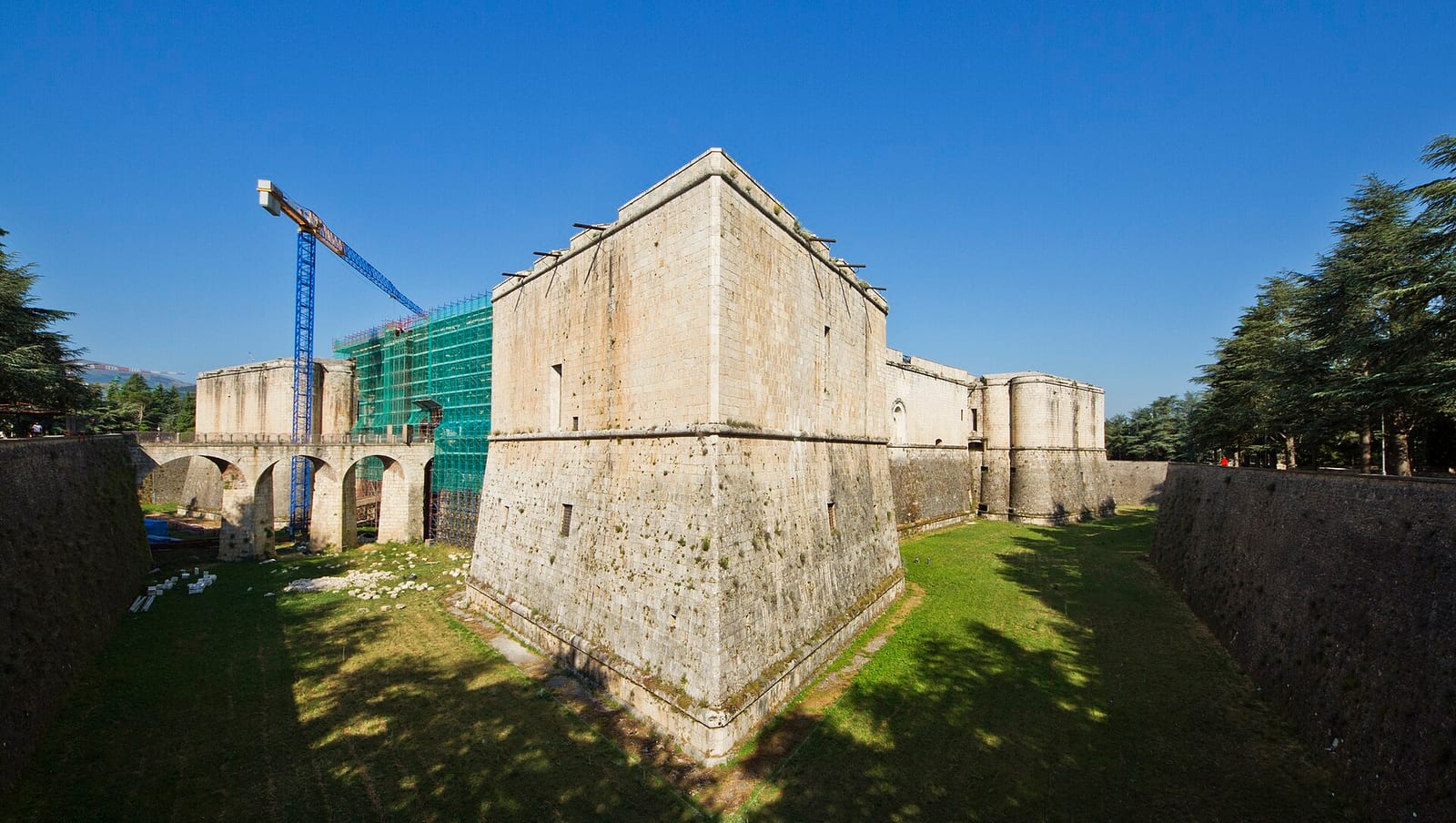 Vue de Le Forte Spagnolo (Castello) de L'Aquila