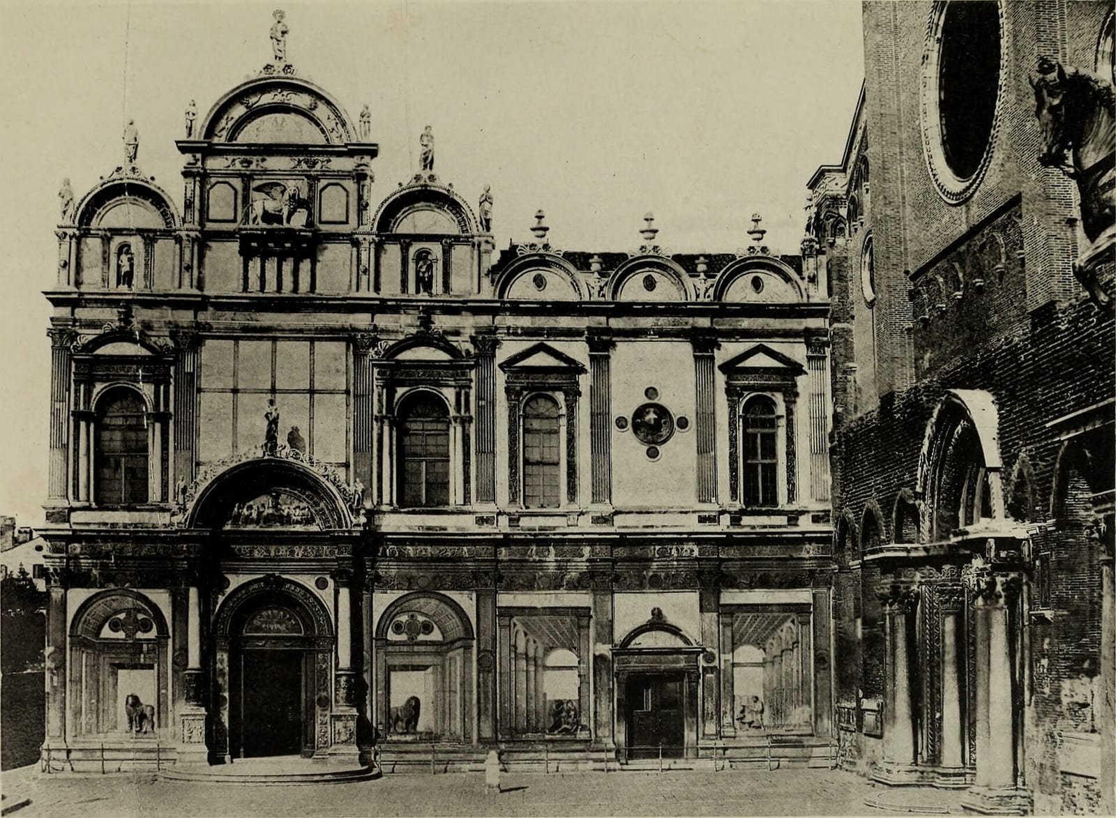 La Scuola Grande di San Marco dans son environnement