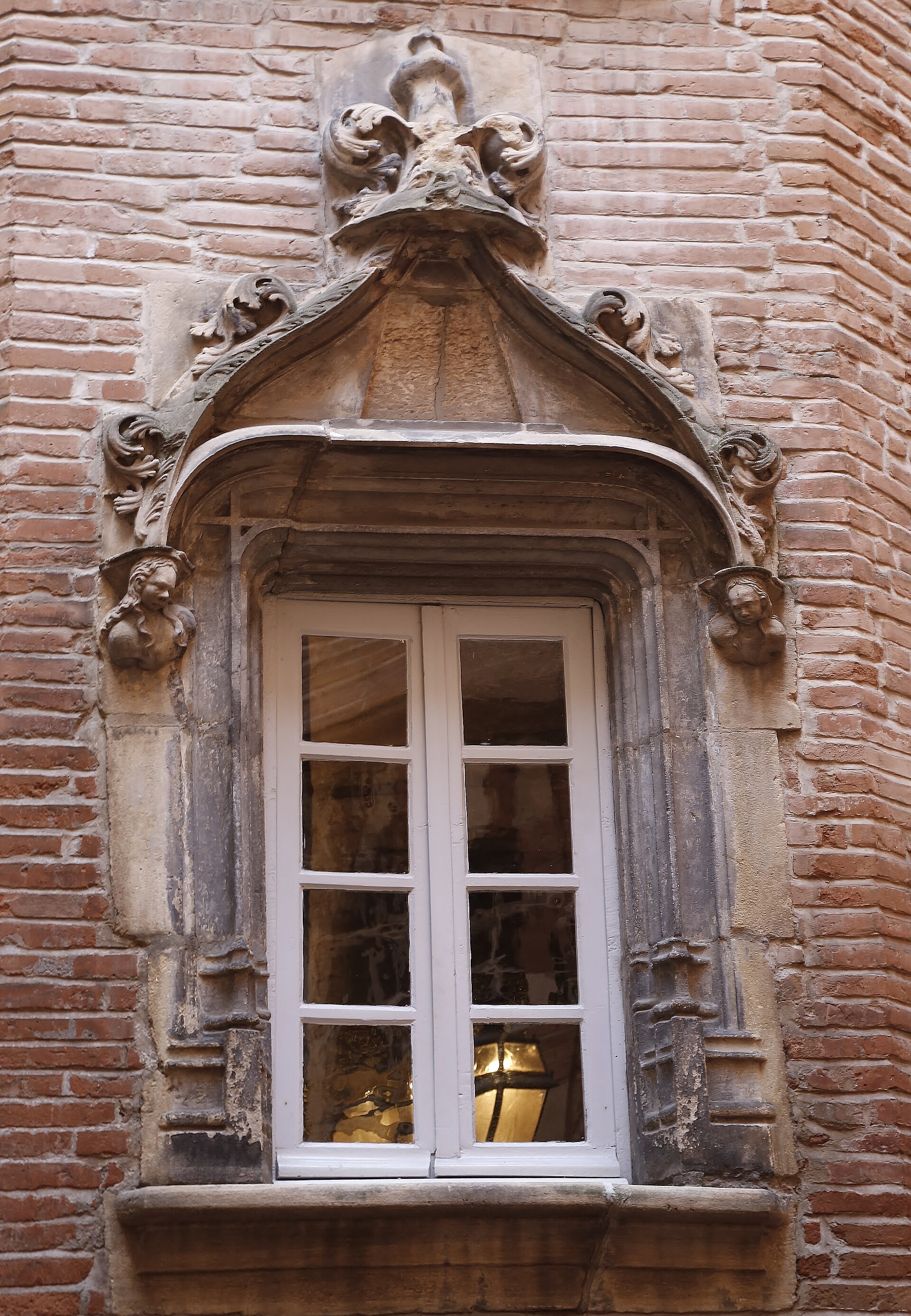 Hôtel de Bonnefoy (Toulouse) (Toulouse) Hôtel de Bonnefoy (Toulouse) — architecture civile à Toulouse, Haute-Garonne, intérieur, classé mh
